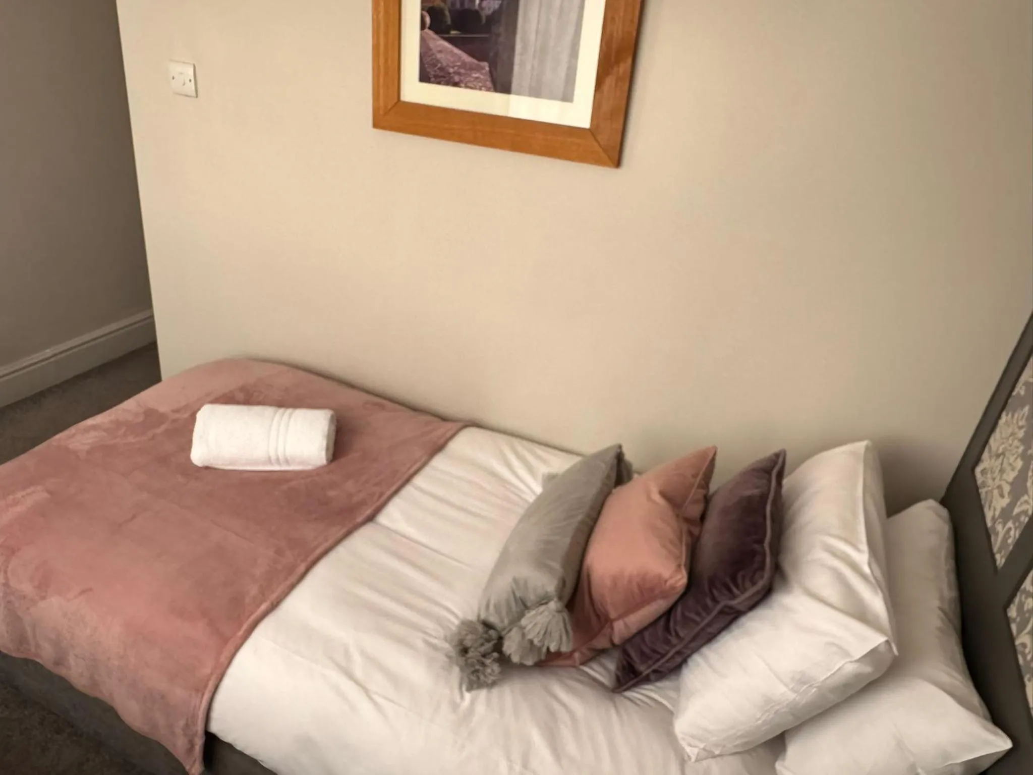 Bedroom, Bed in Regency House