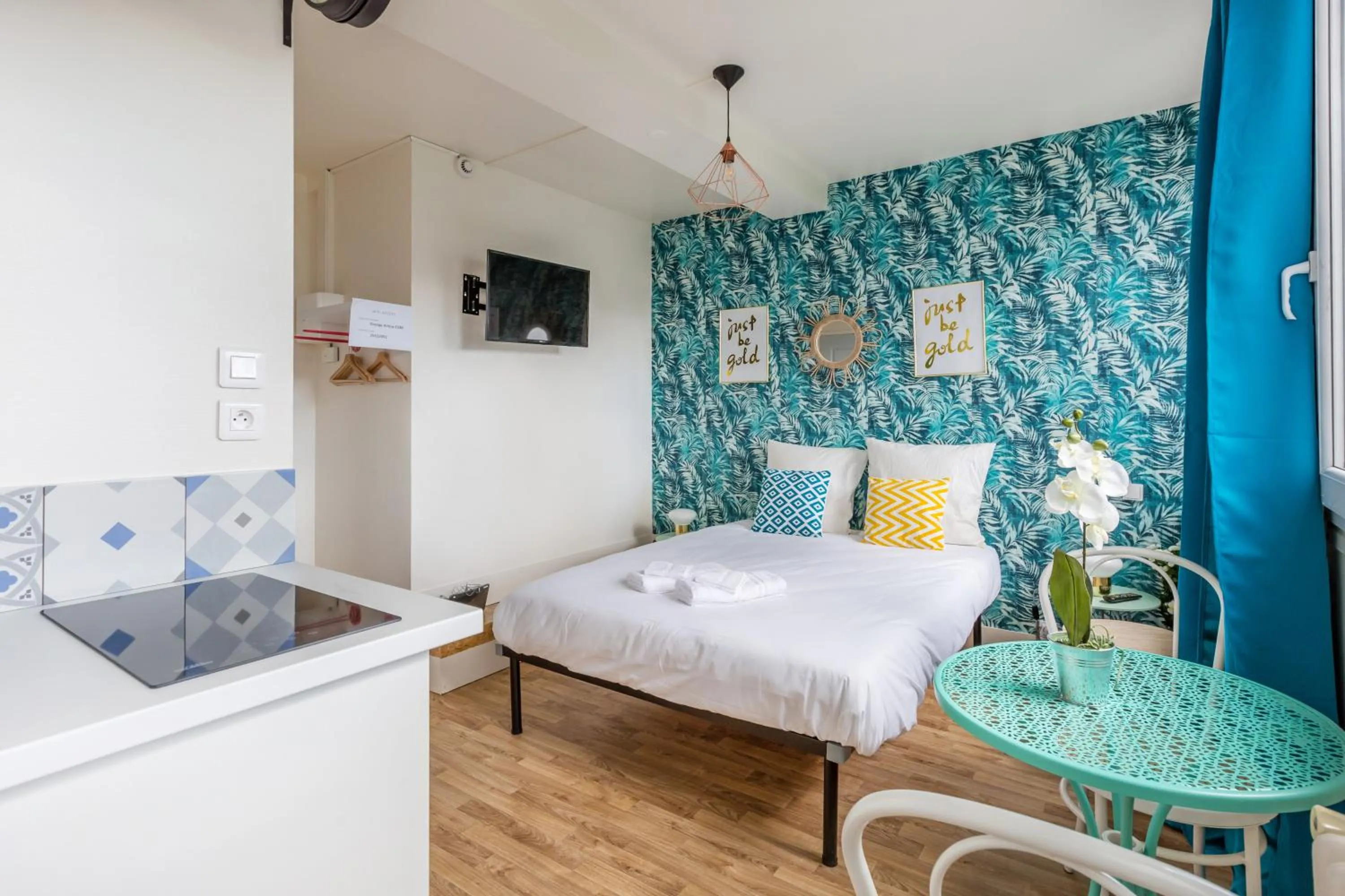 Bedroom, Bed in WS Champs Elysées - Ponthieu