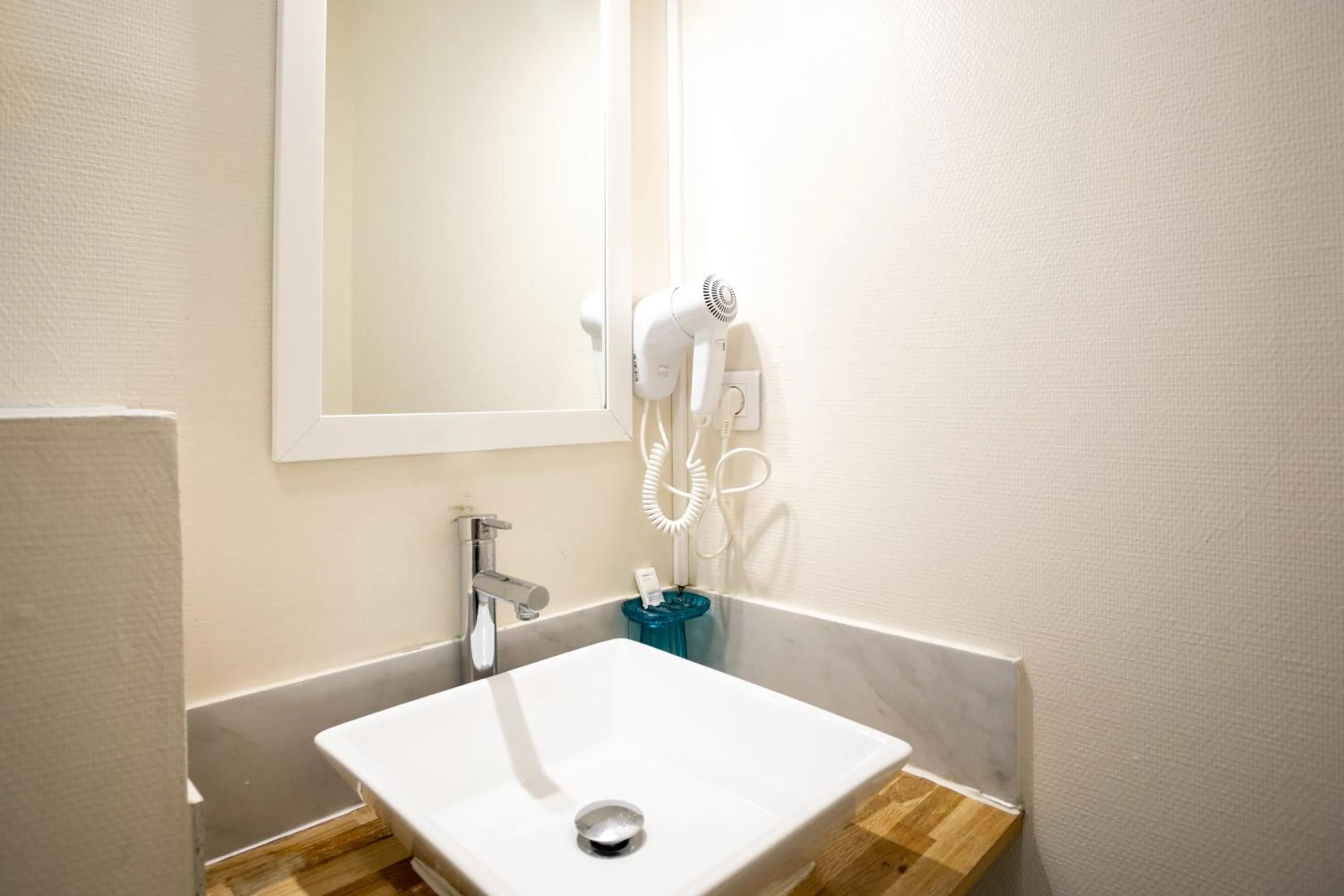 Toilet in WS Champs Elysées - Ponthieu