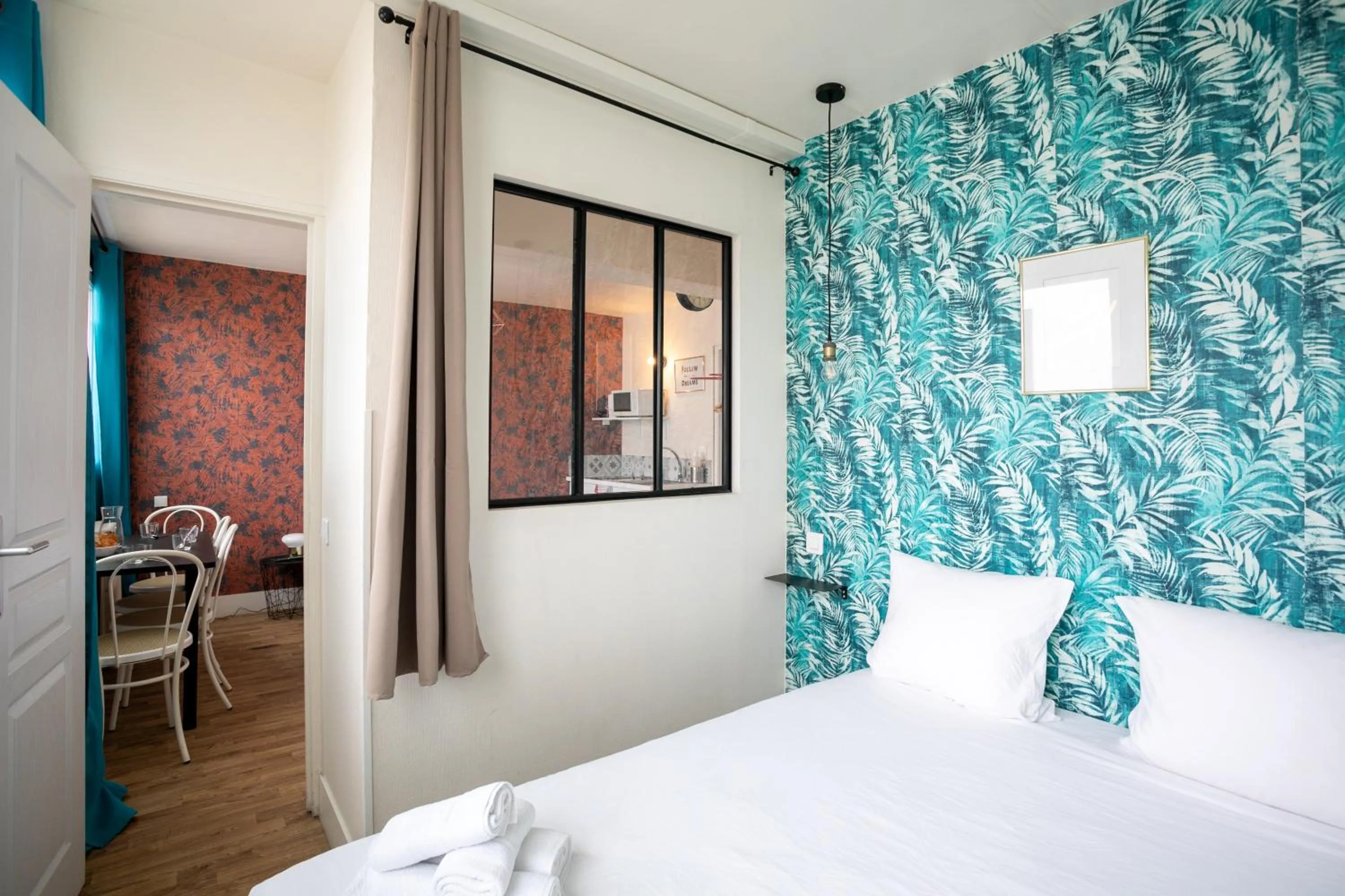 Bed in WS Champs Elysées - Ponthieu