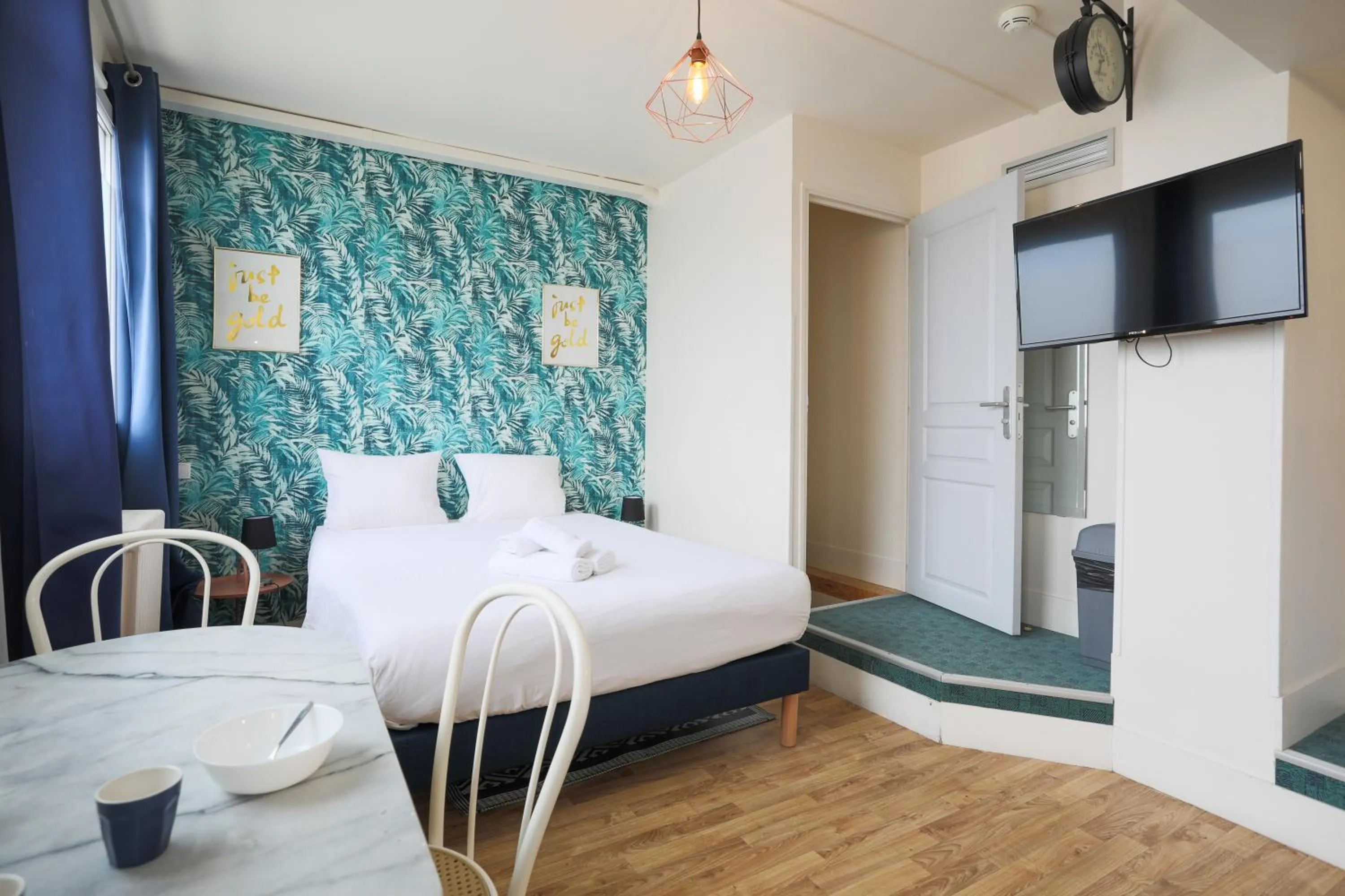 Bed in WS Champs Elysées - Ponthieu