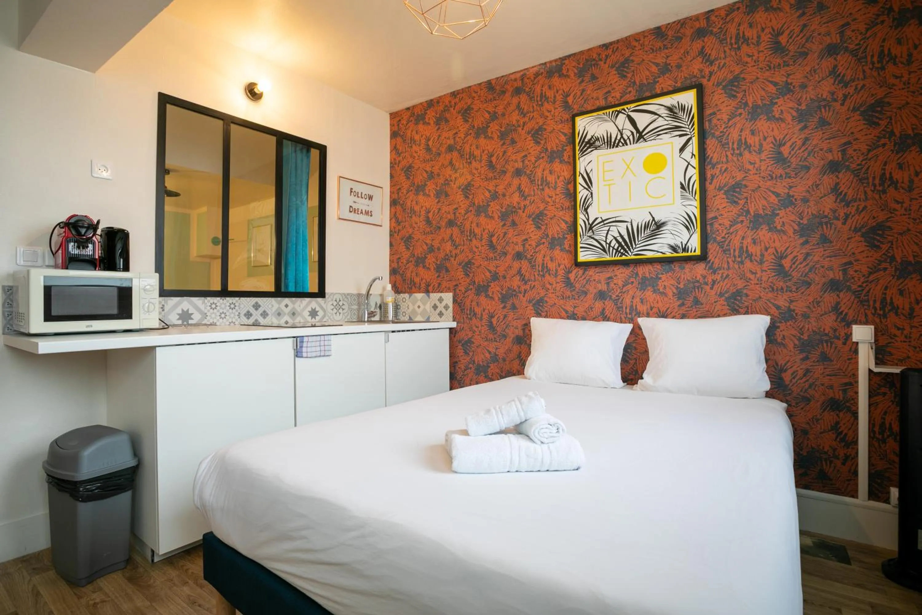 Bed in WS Champs Elysées - Ponthieu