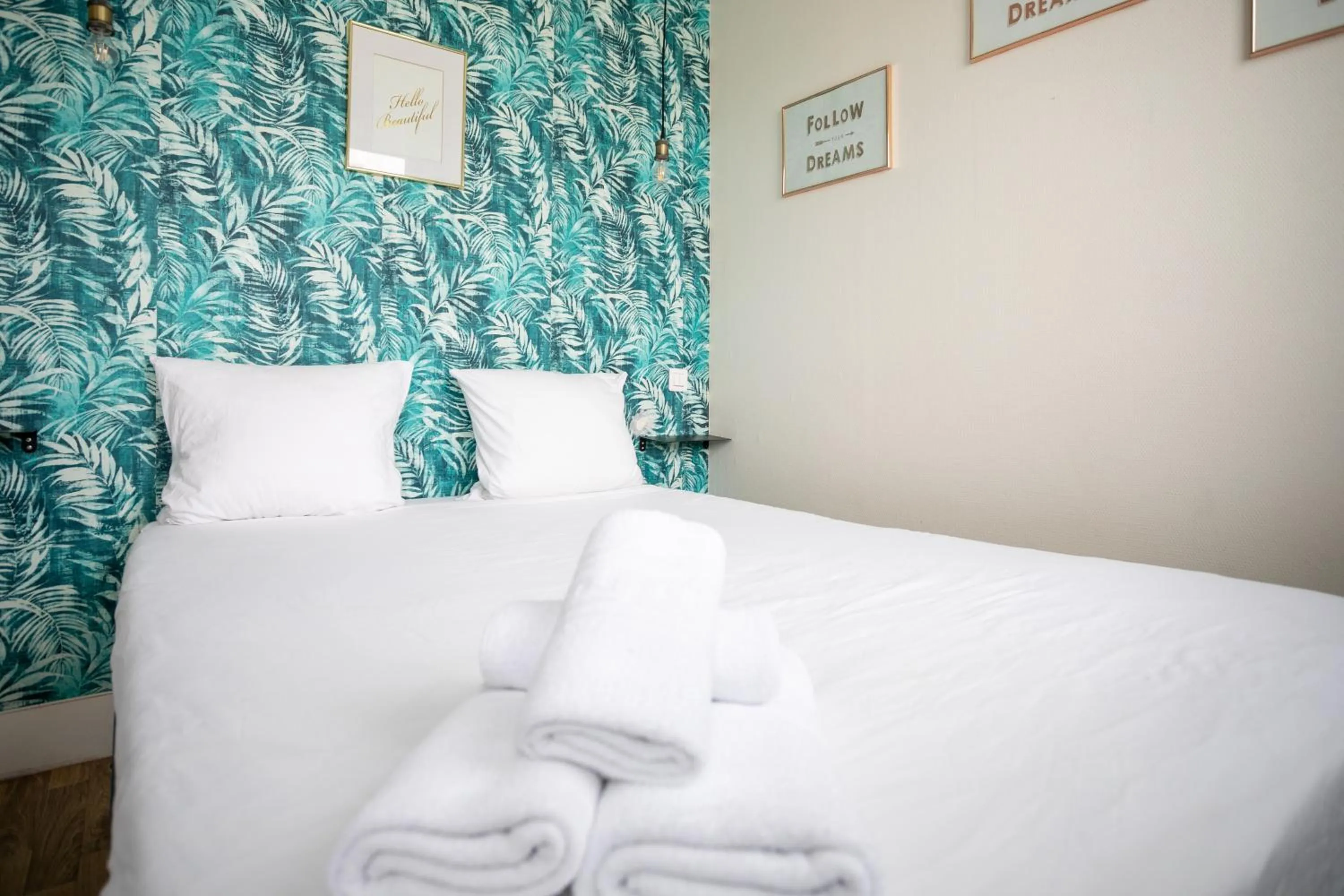 Bed in WS Champs Elysées - Ponthieu