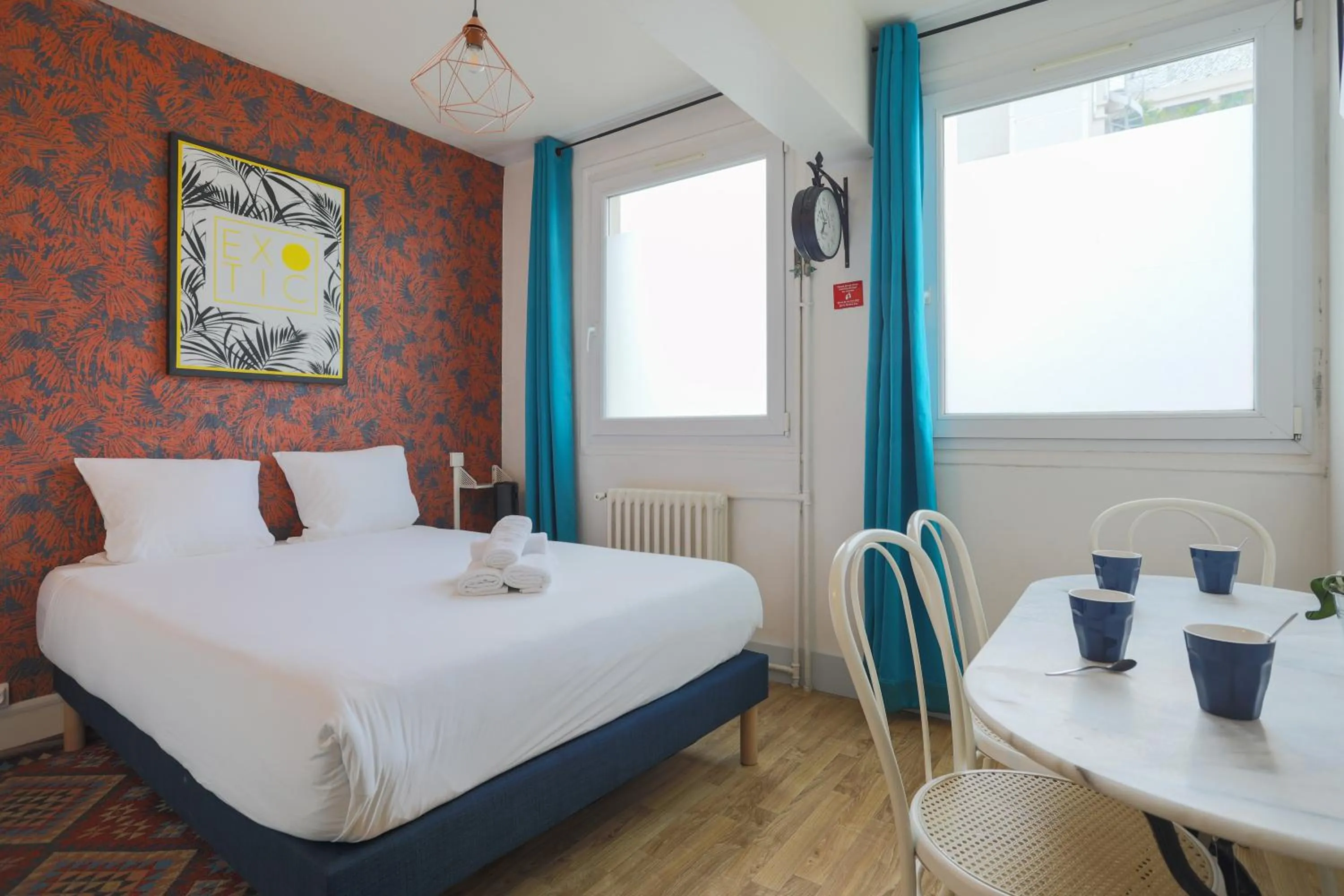 Bed in WS Champs Elysées - Ponthieu