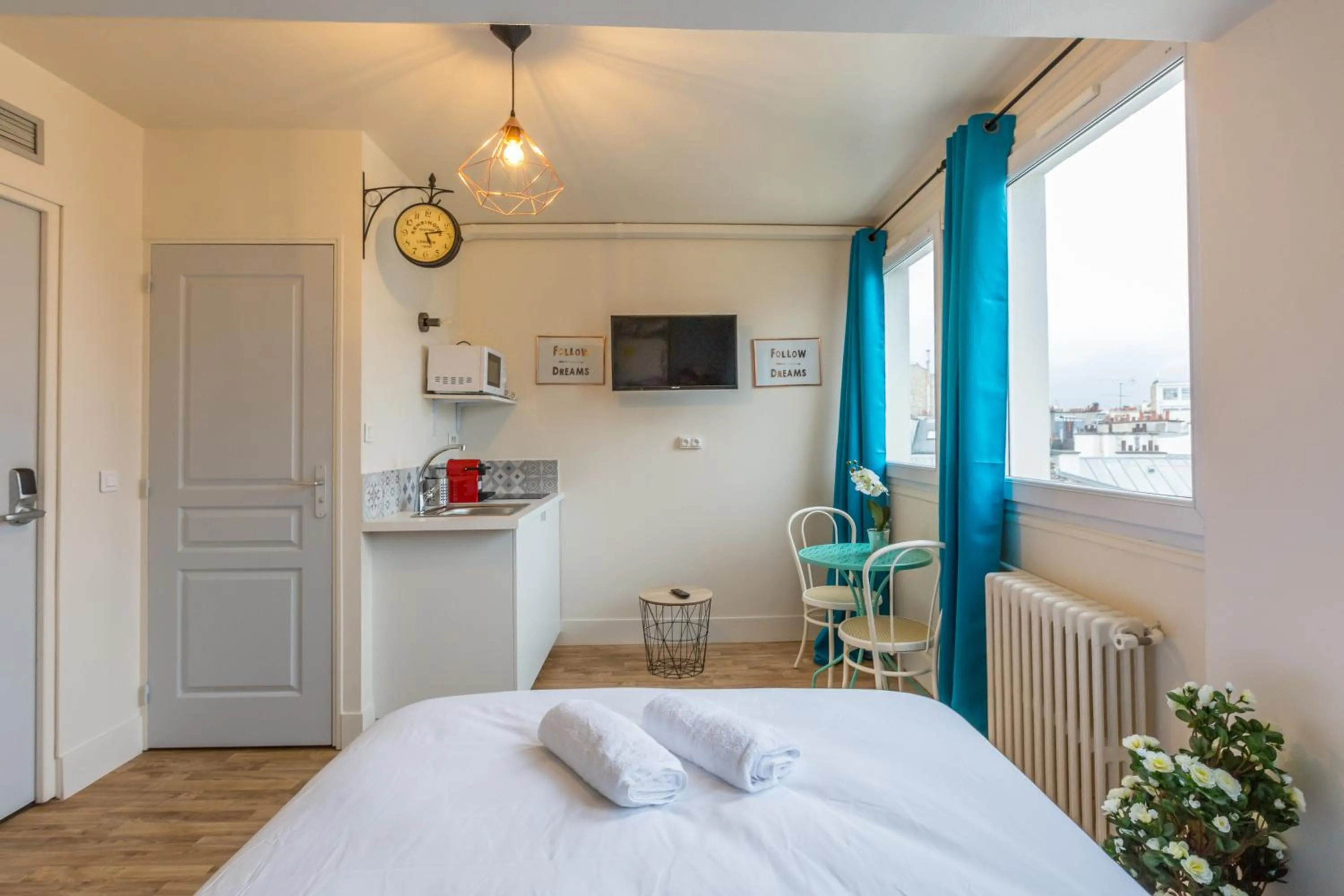 Bedroom, Bed in WS Champs Elysées - Ponthieu