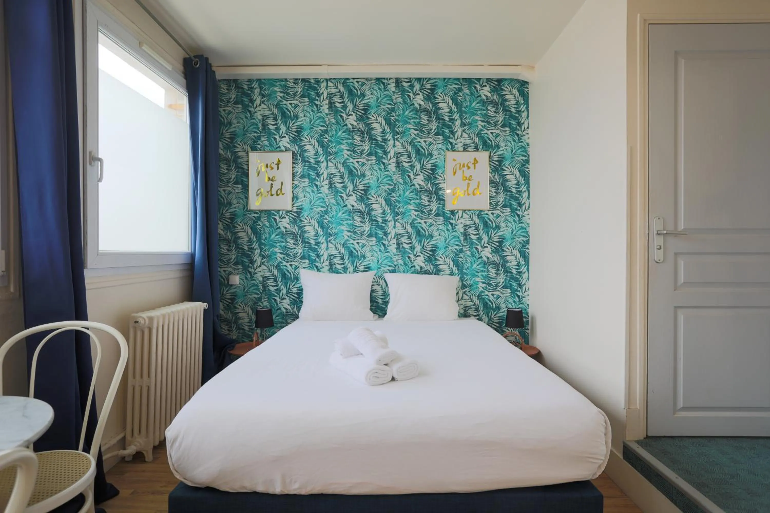 Bed in WS Champs Elysées - Ponthieu