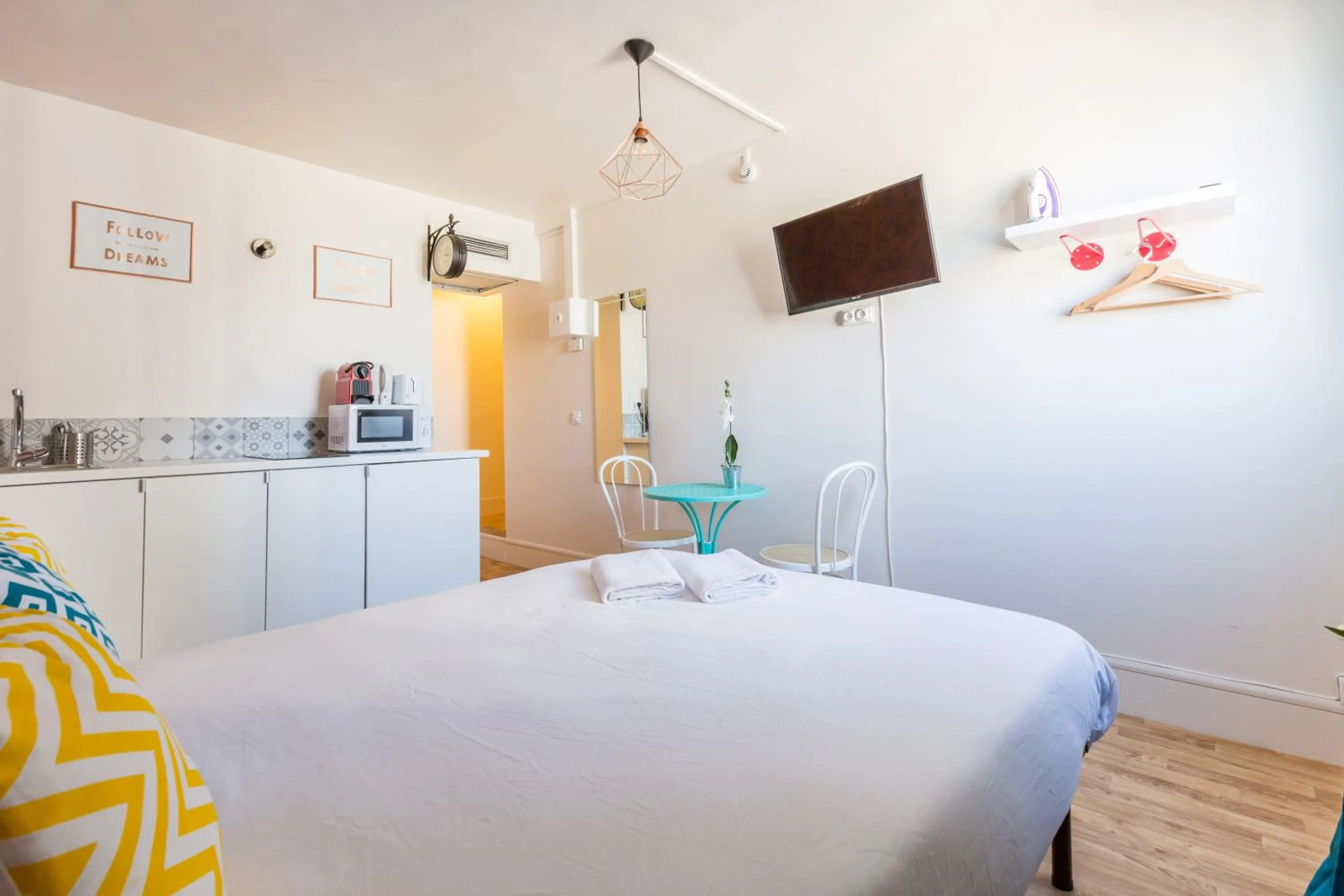 Bedroom, Bed in WS Champs Elysées - Ponthieu