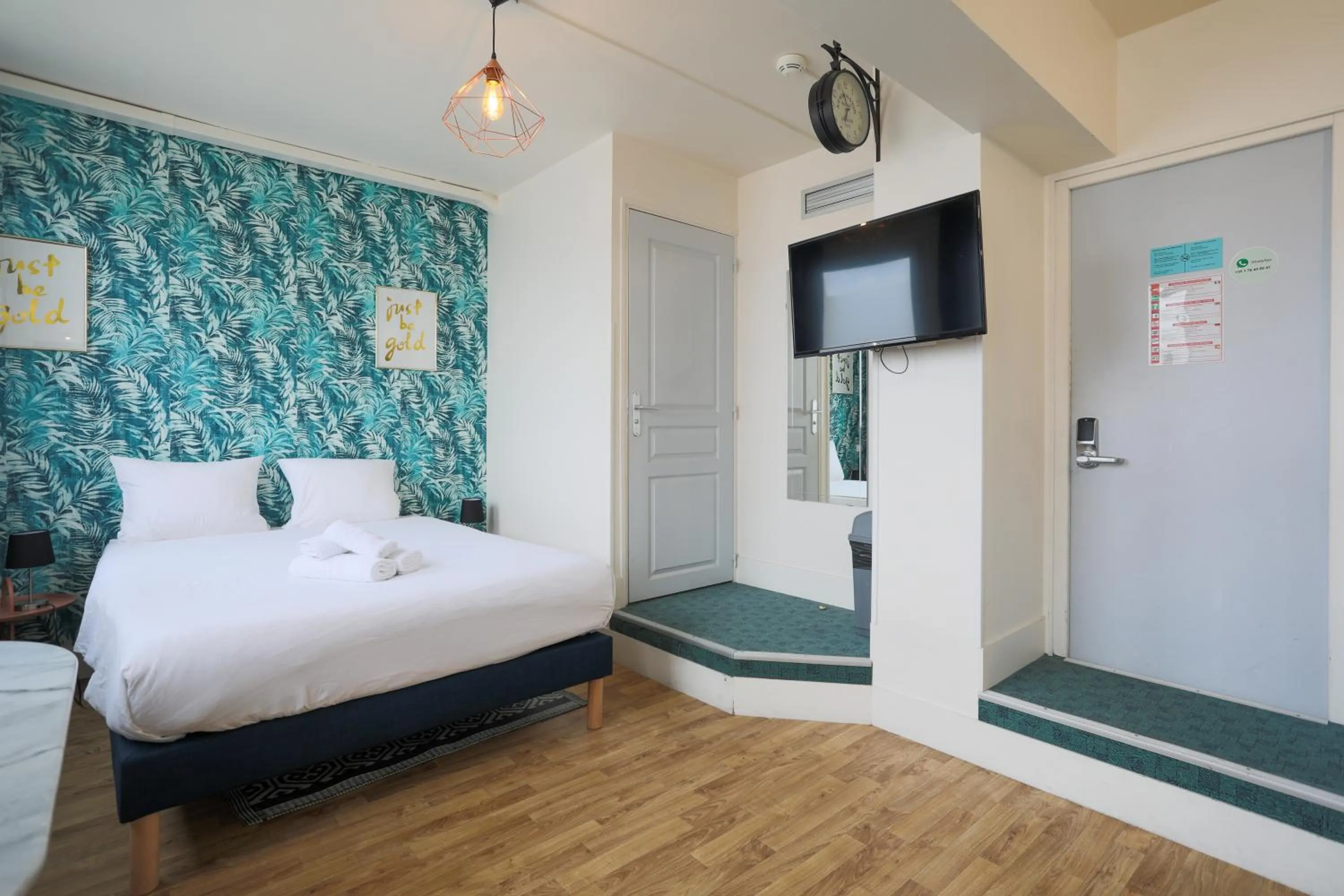 Bed in WS Champs Elysées - Ponthieu