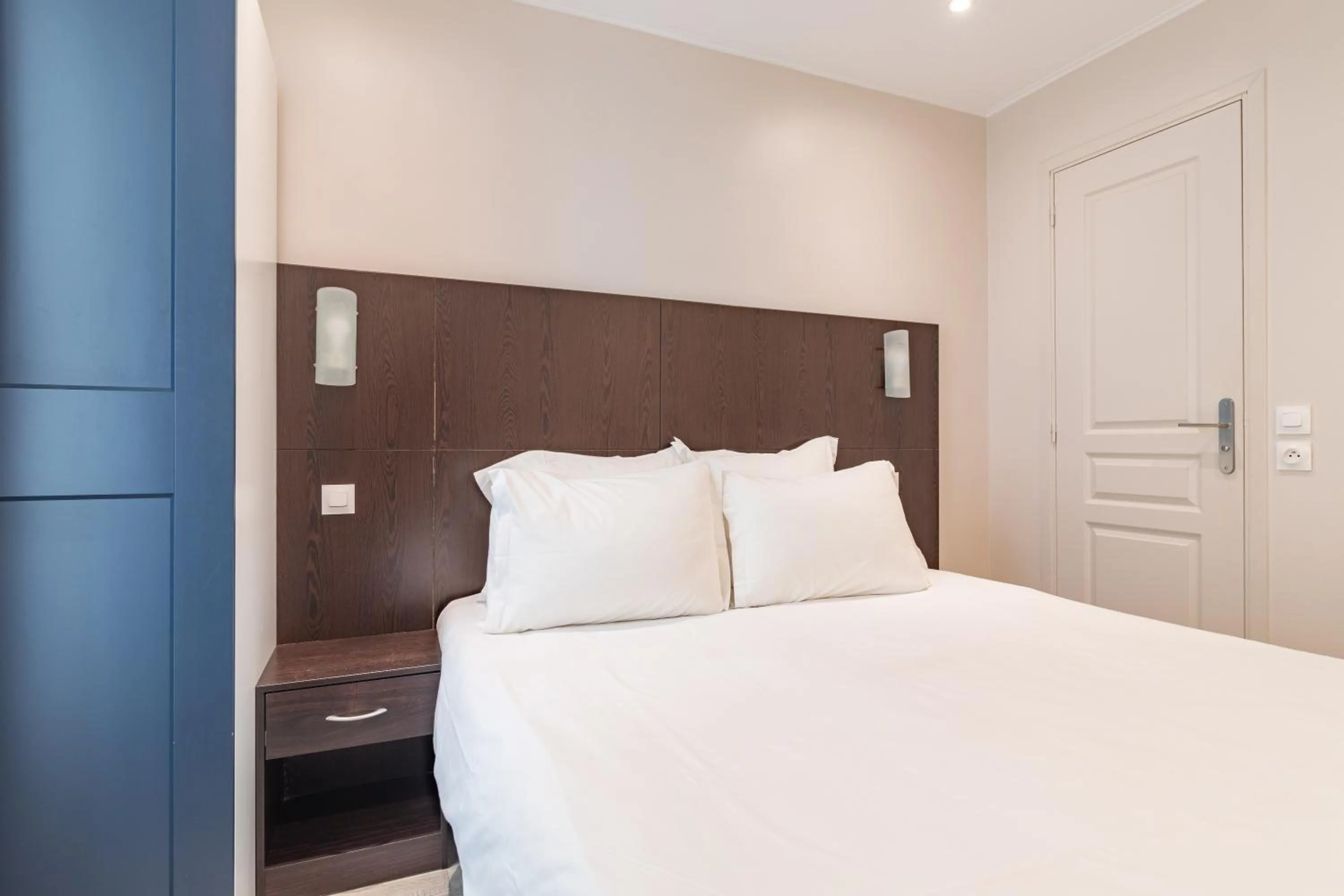 Bed in Hotel Riviera OPERA Cadet