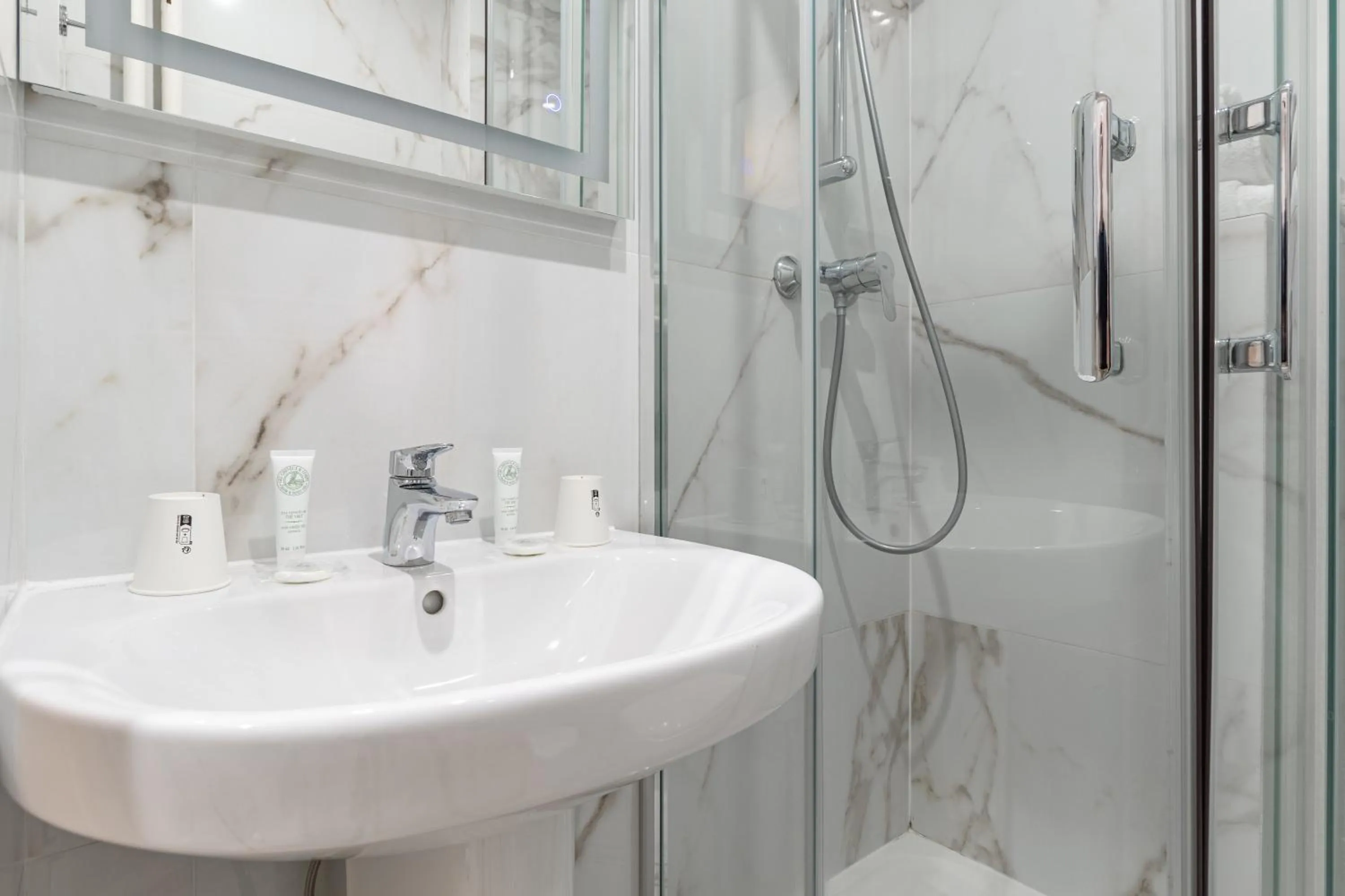 Hotel Riviera OPERA Cadet