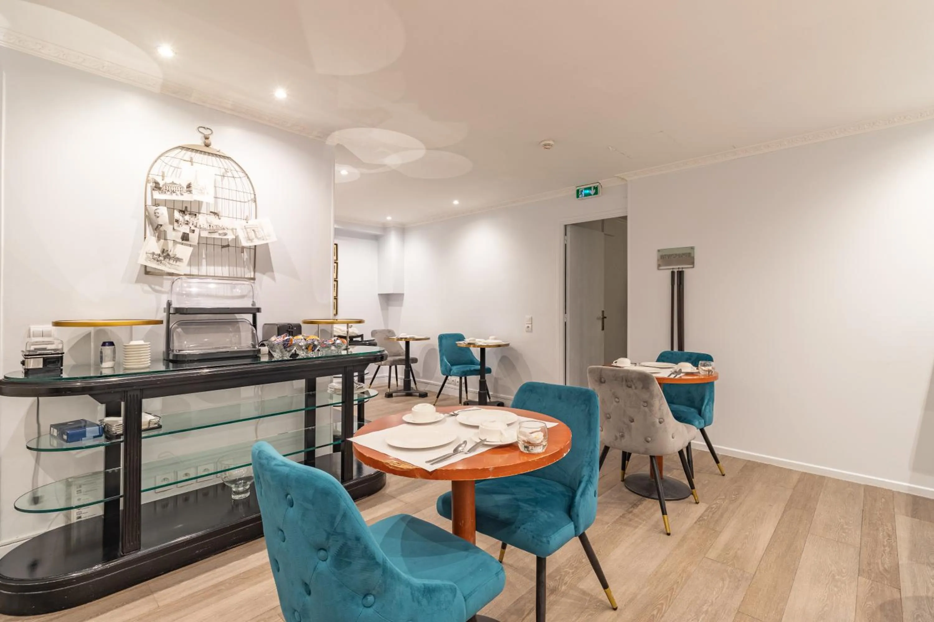 Breakfast in Hotel Riviera OPERA Cadet