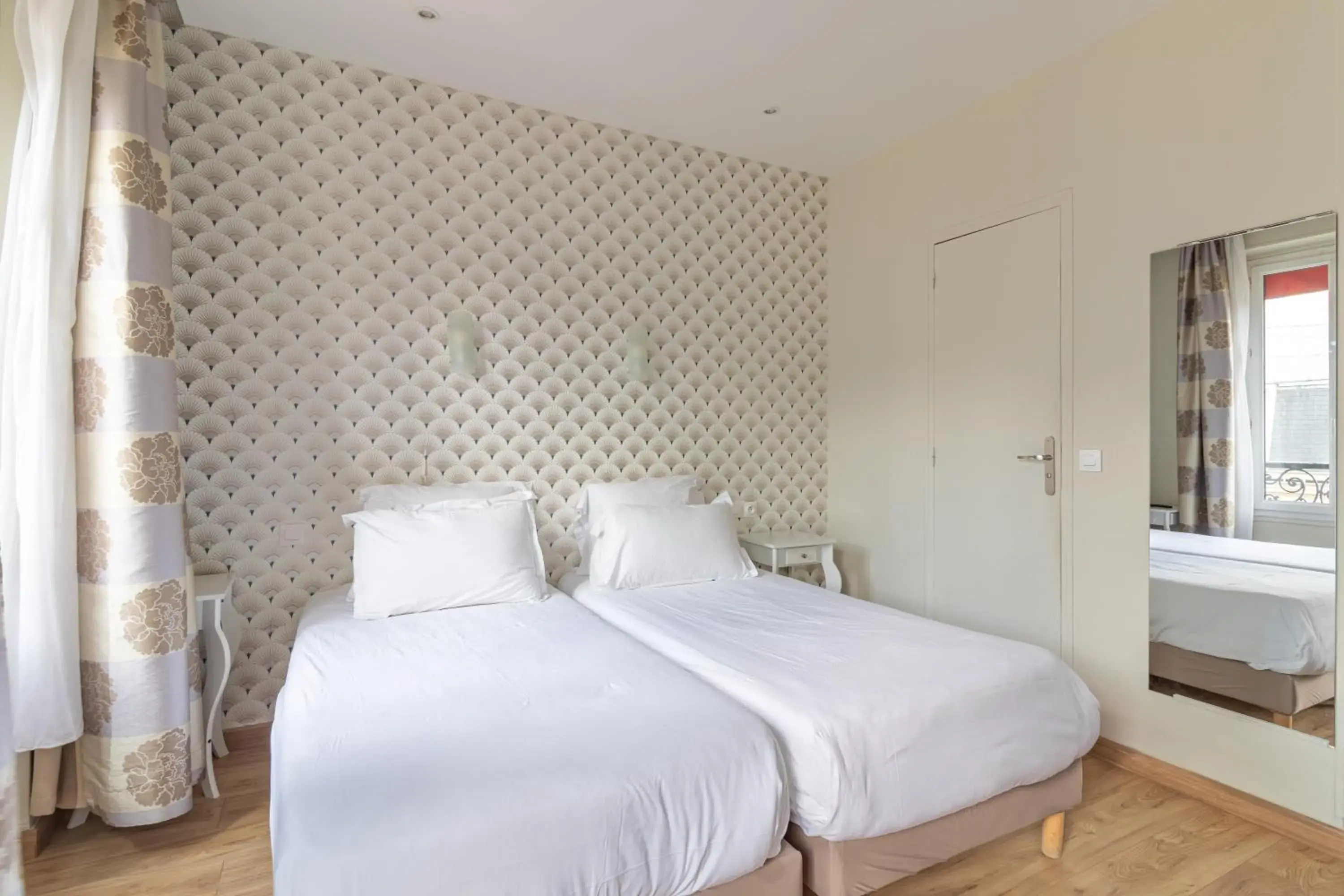 Bed in Hotel Riviera OPERA Cadet Bed in Hotel Riviera OPERA Cadet