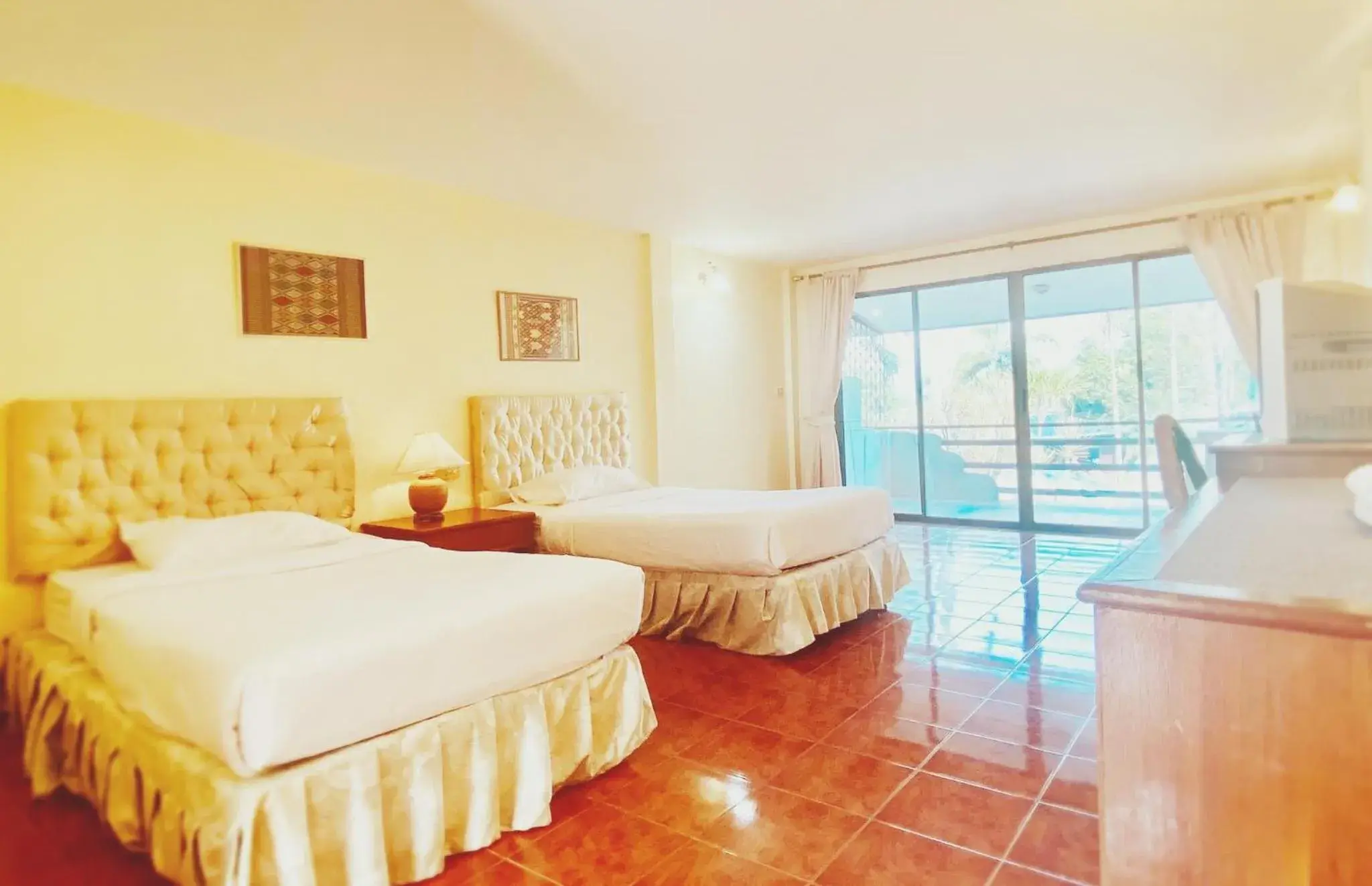 Property building, Bed in Duenshine Resort Property building, Bed in Duenshine Resort