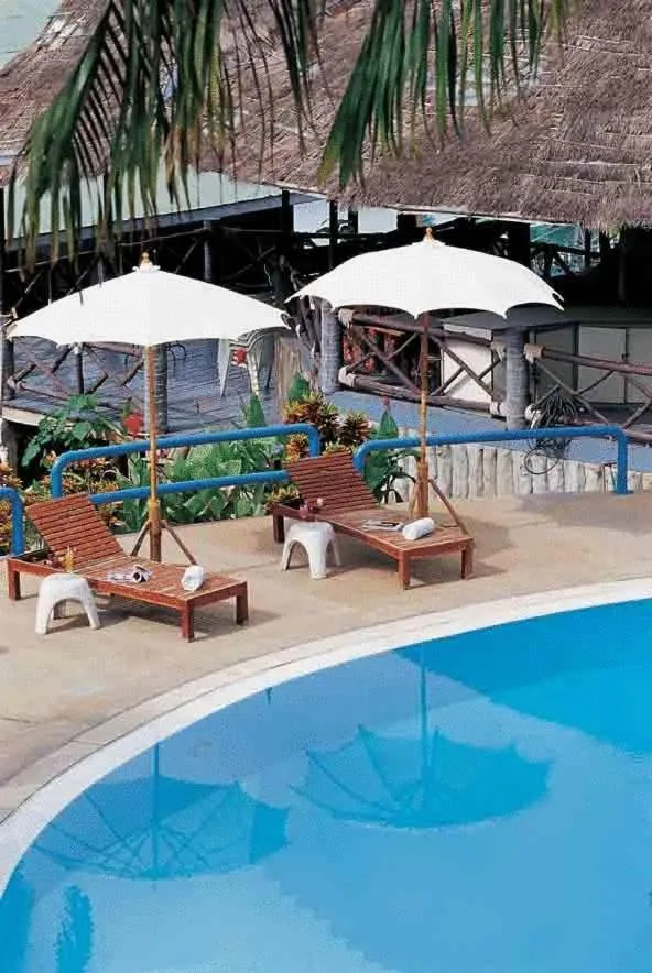 Swimming pool in Duenshine Resort