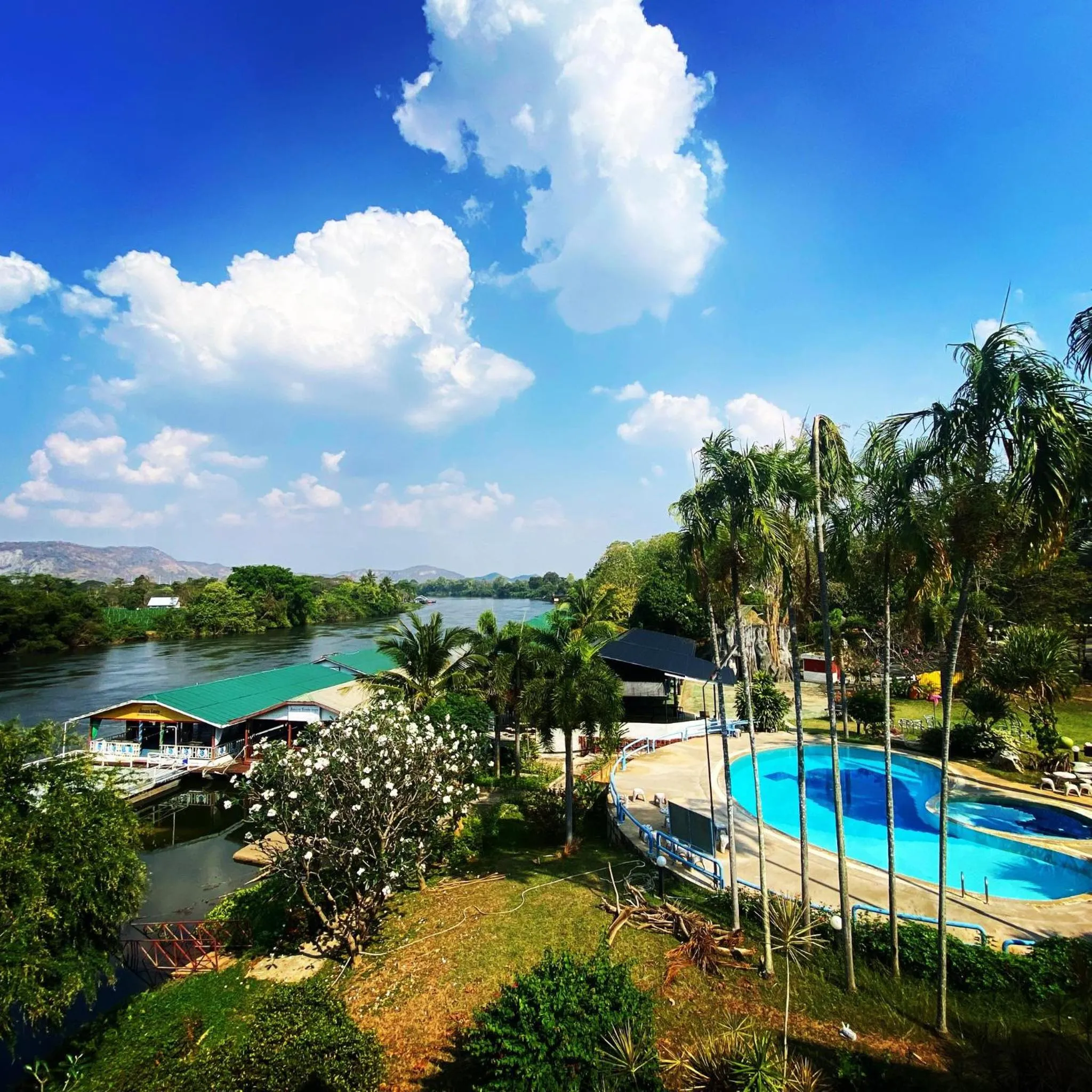 Property building in Duenshine Resort