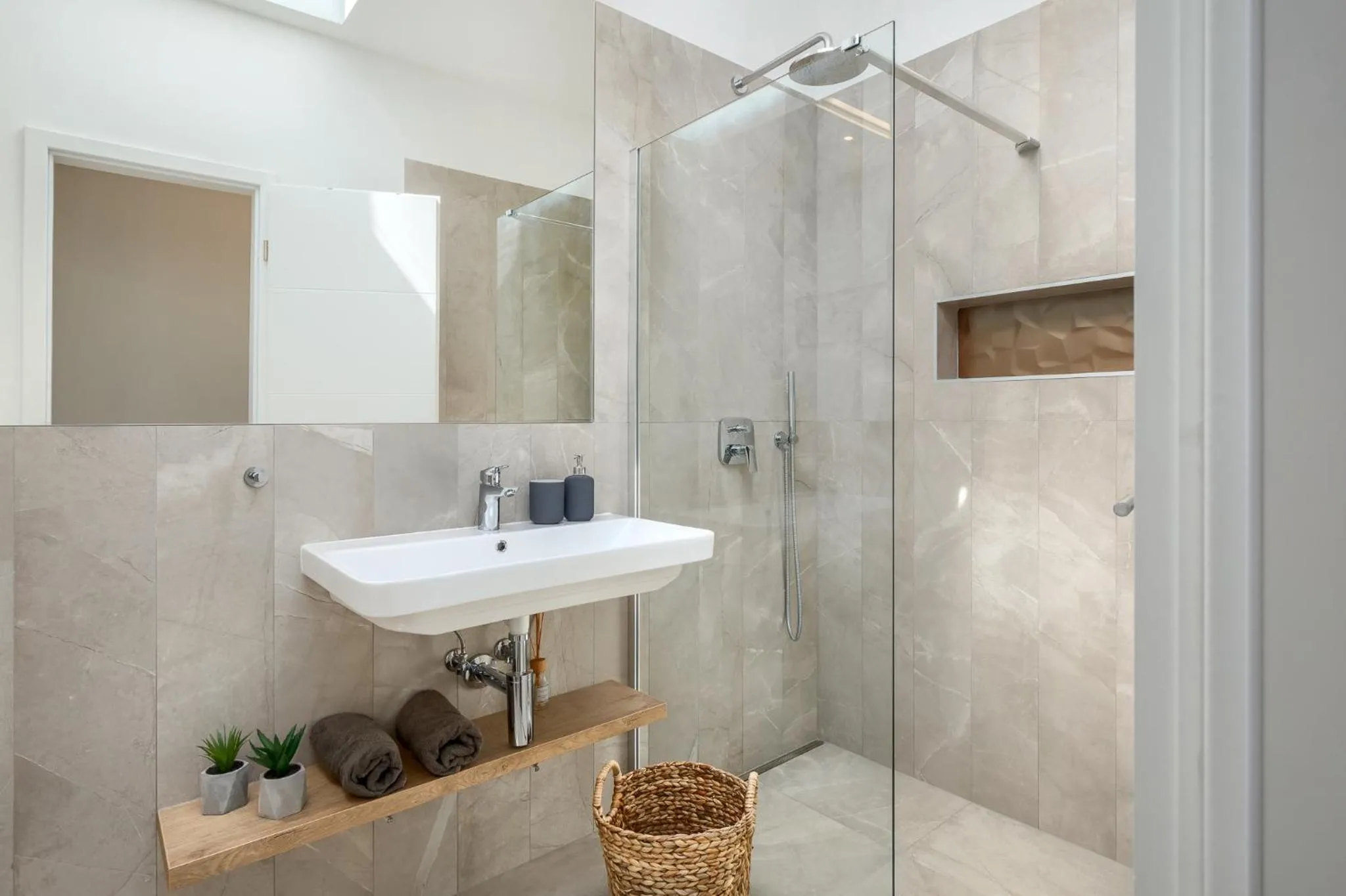 Shower in Belvedere Holidays Villas