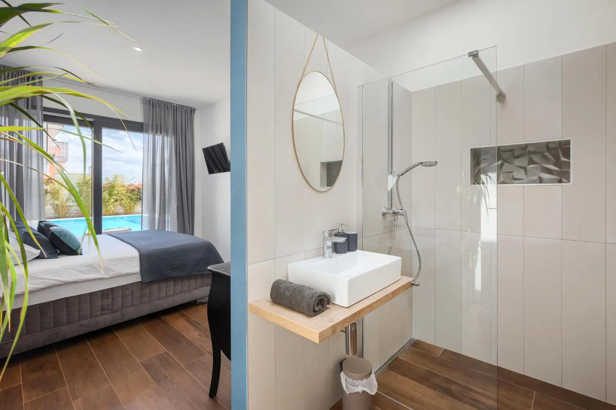 Shower, Bed in Belvedere Holidays Villas