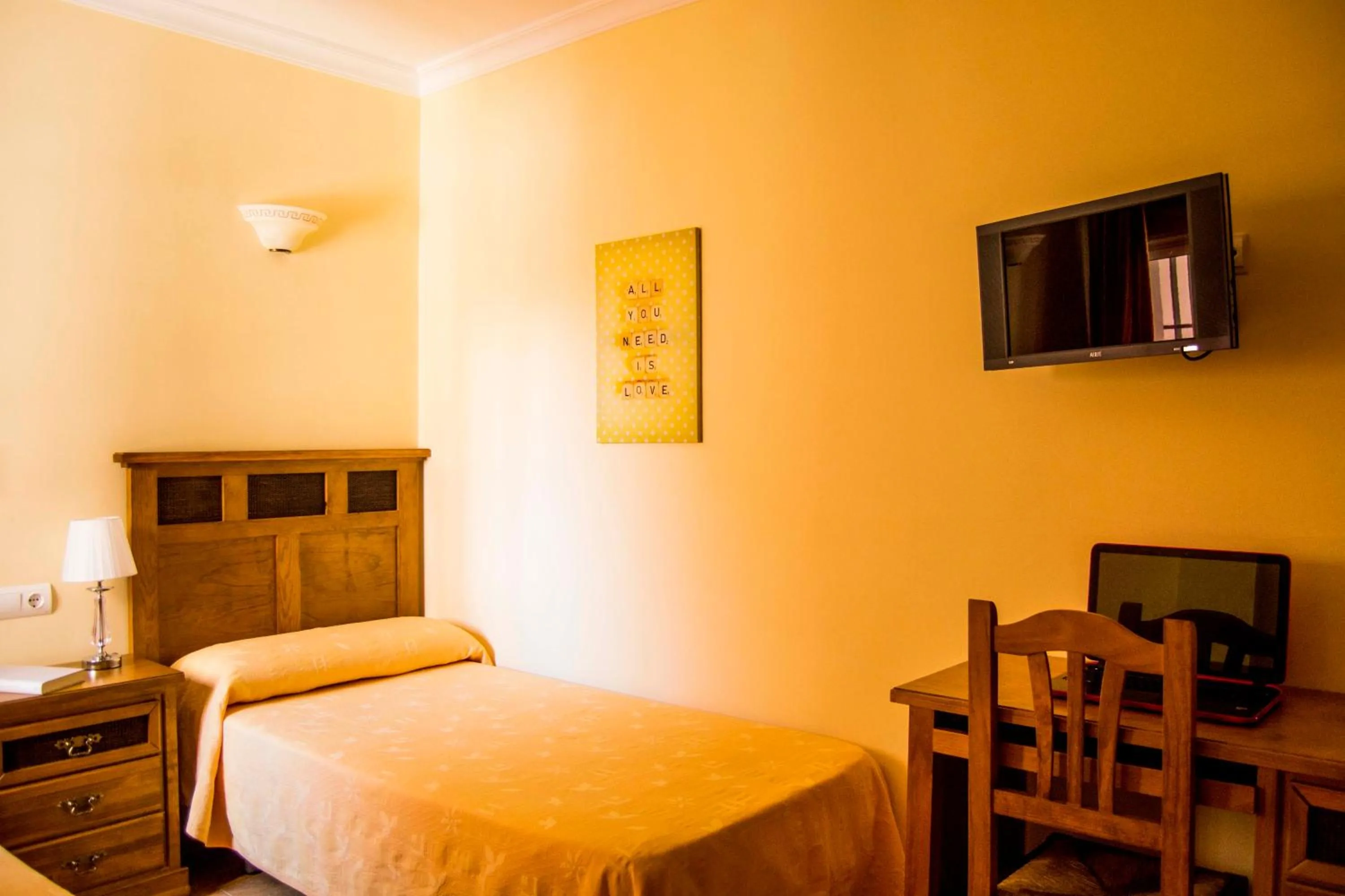 Photo of the whole room, Bed in Hotel Restaurante Berlanga