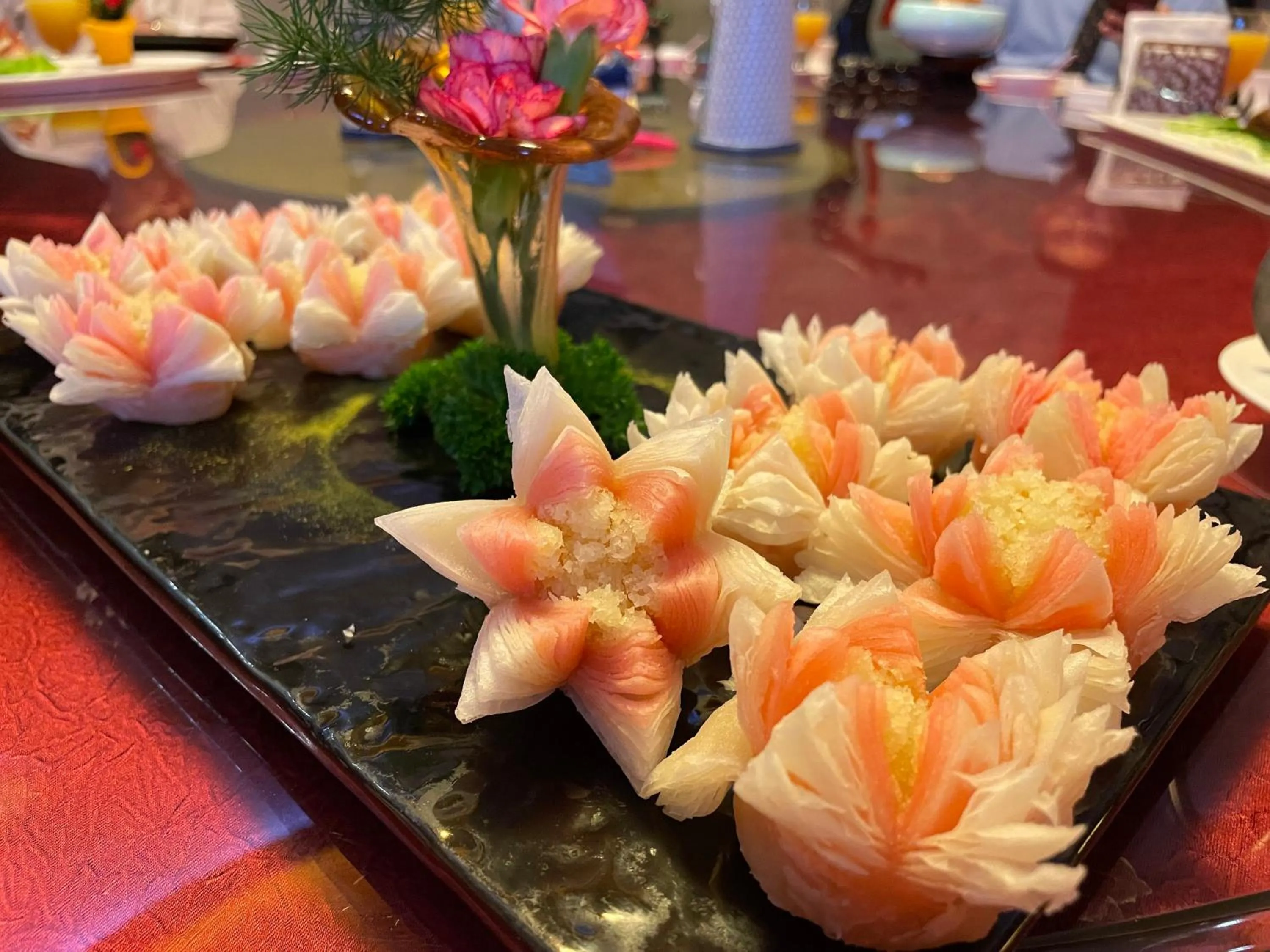 Restaurant/places to eat in Crowne Plaza Yantai Sea View by IHG