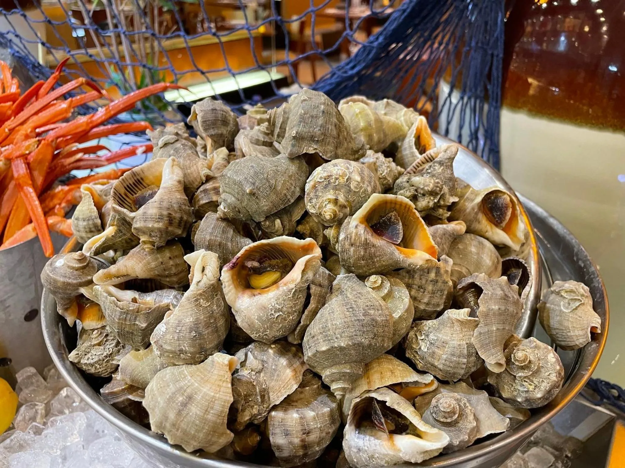 Restaurant/places to eat in Crowne Plaza Yantai Sea View by IHG