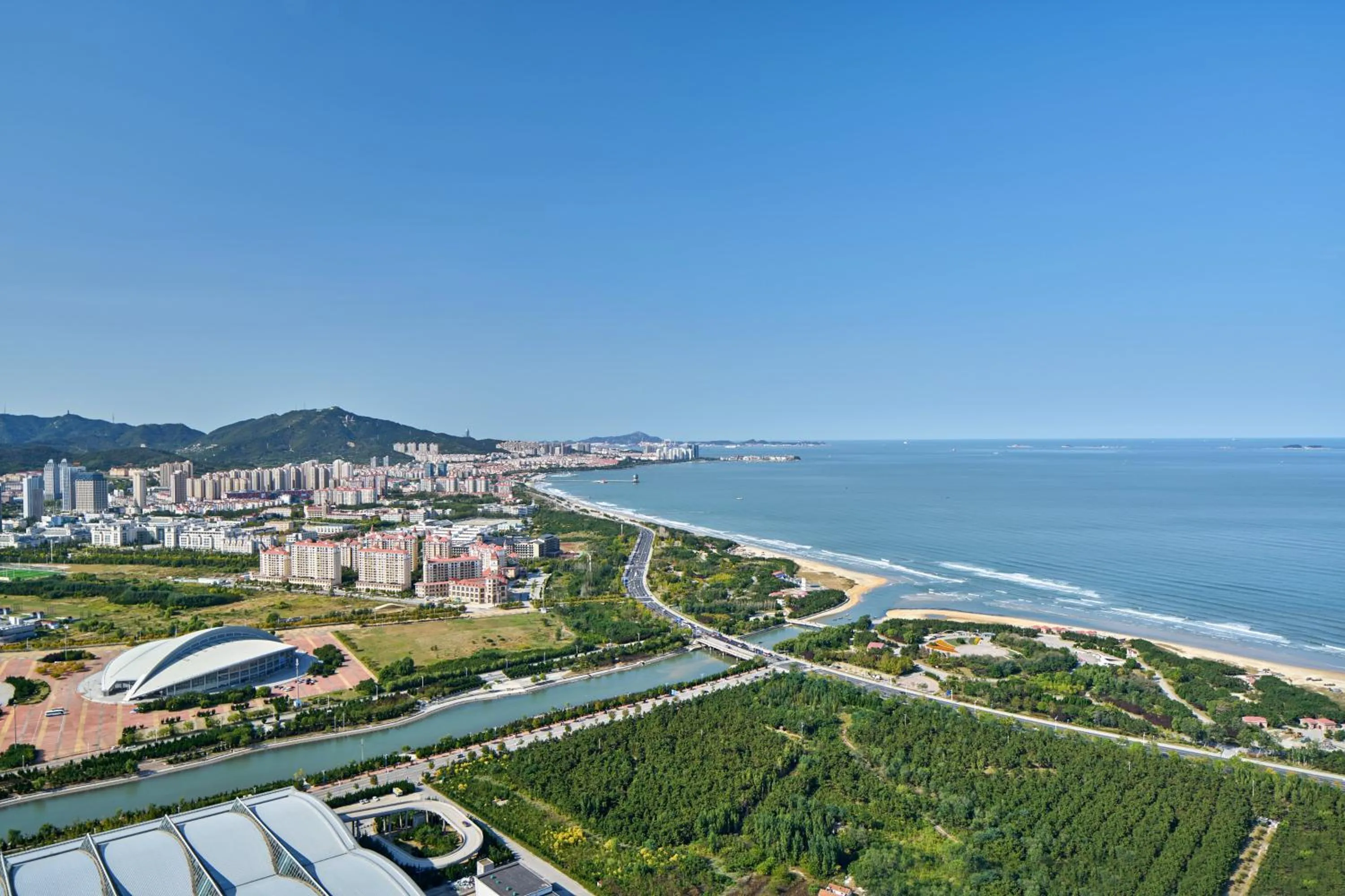 Property building in Crowne Plaza Yantai Sea View by IHG