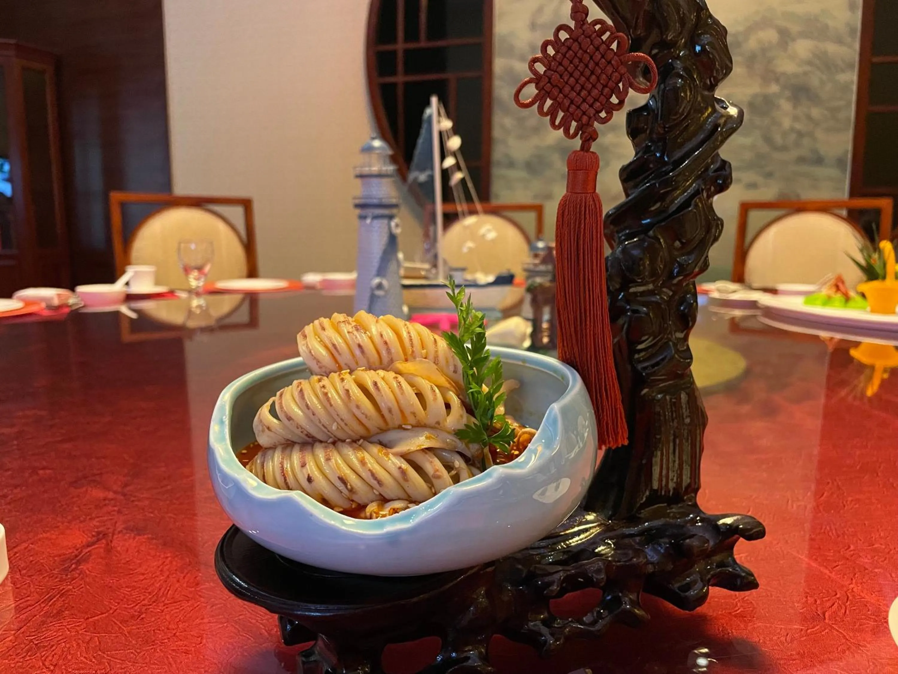 Restaurant/places to eat in Crowne Plaza Yantai Sea View by IHG