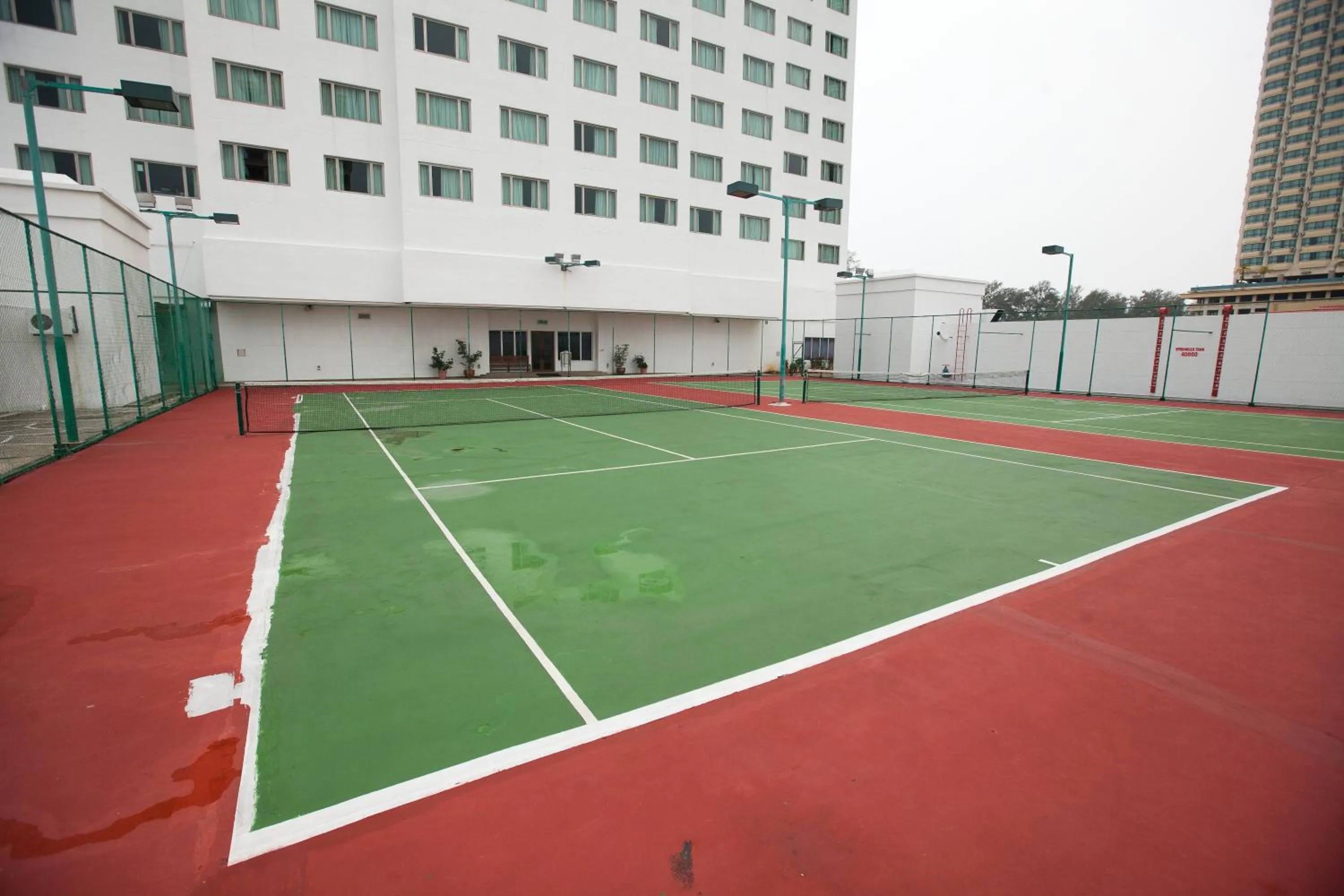 Tennis court in Evergreen Laurel Hotel Penang