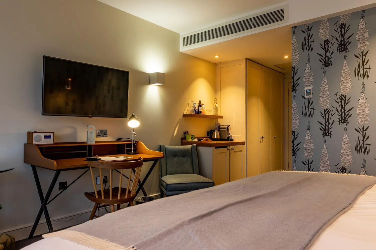 Bedroom, Bed in The Alma Hotel