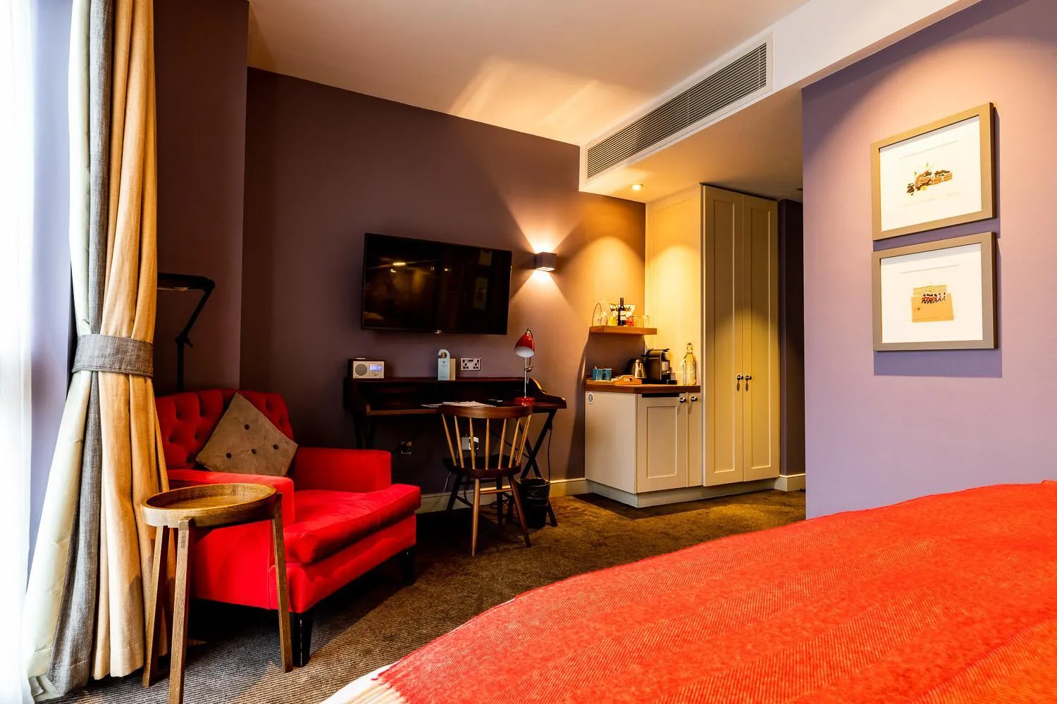 Bedroom, Bed in The Alma Hotel