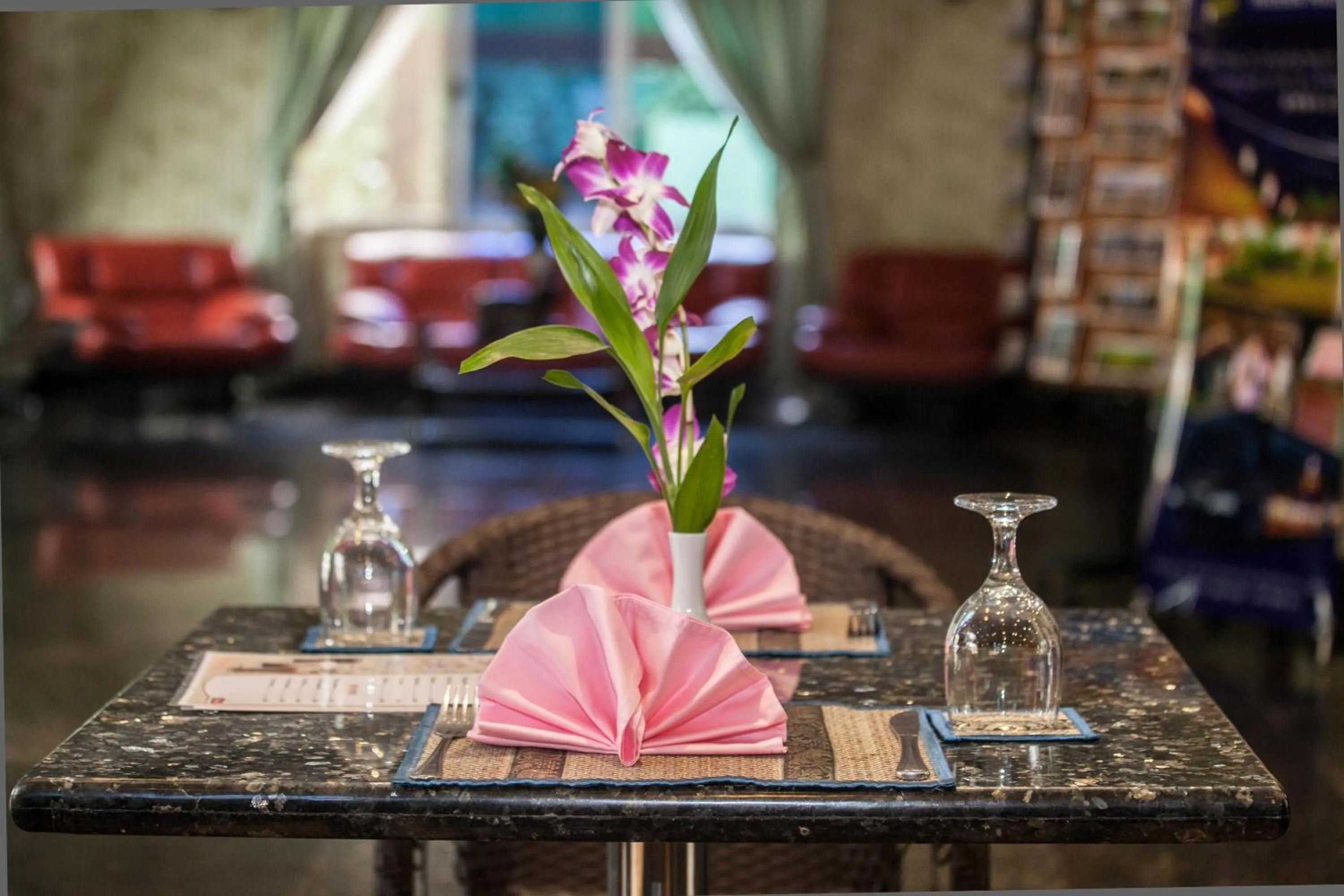 Restaurant/places to eat in Parklane Hotel