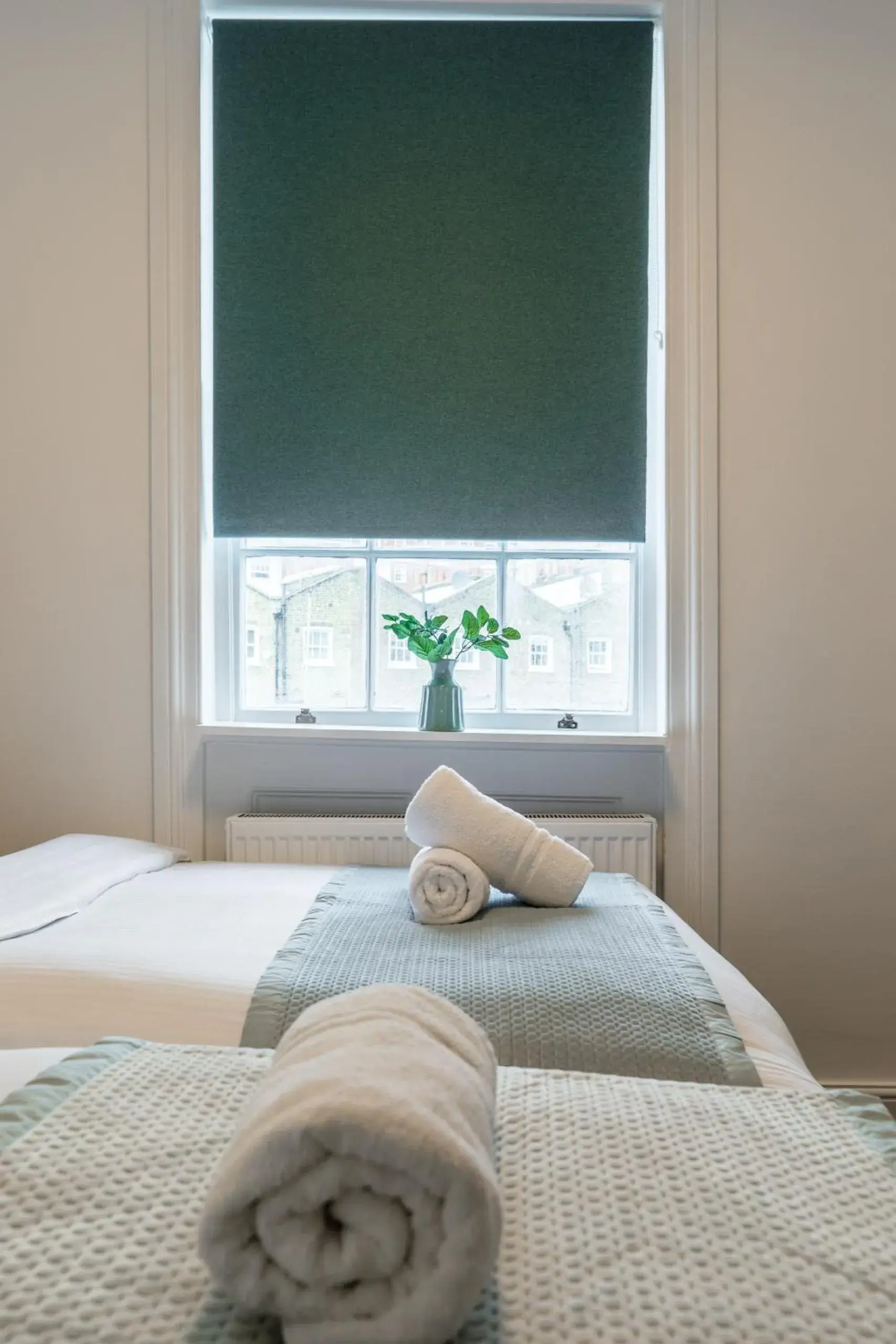 Bedroom, Bed in The Chapter Hotels - Griffin House Bedroom, Bed in The Chapter Hotels - Griffin House