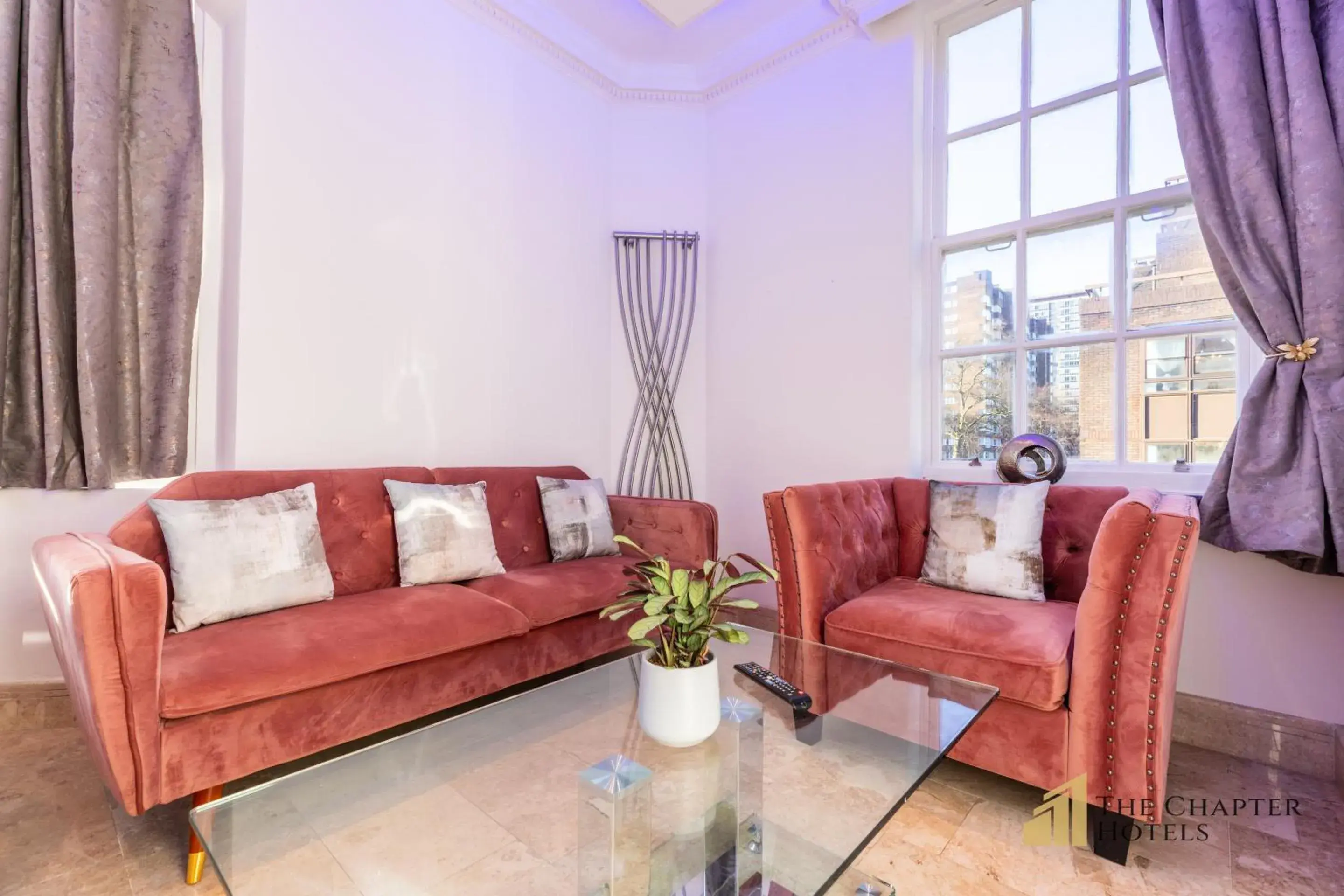 Living room in The Chapter Hotels - Griffin House Living room in The Chapter Hotels - Griffin House