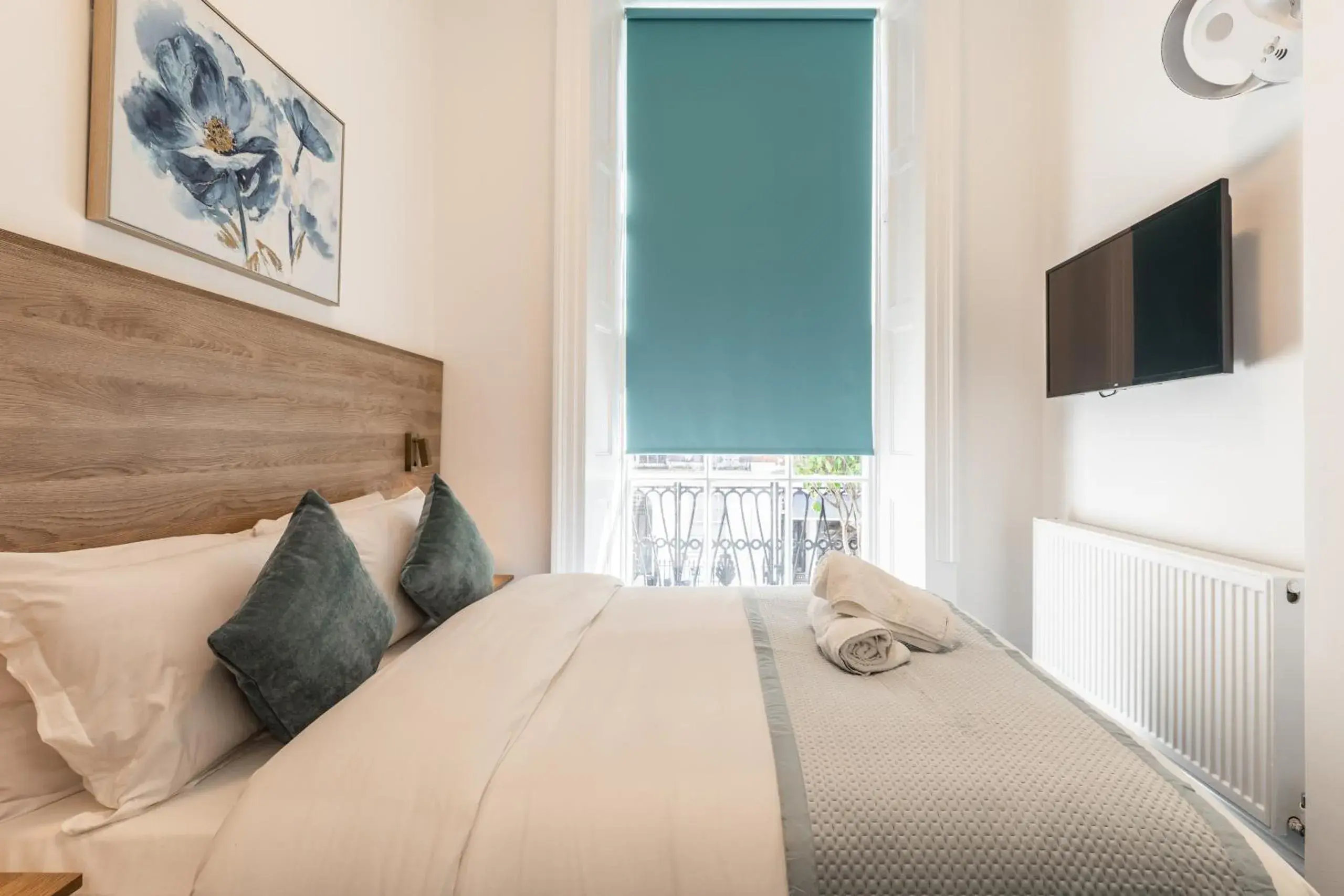 View (from property/room), Bed in The Chapter Hotels - Griffin House View (from property/room), Bed in The Chapter Hotels - Griffin House