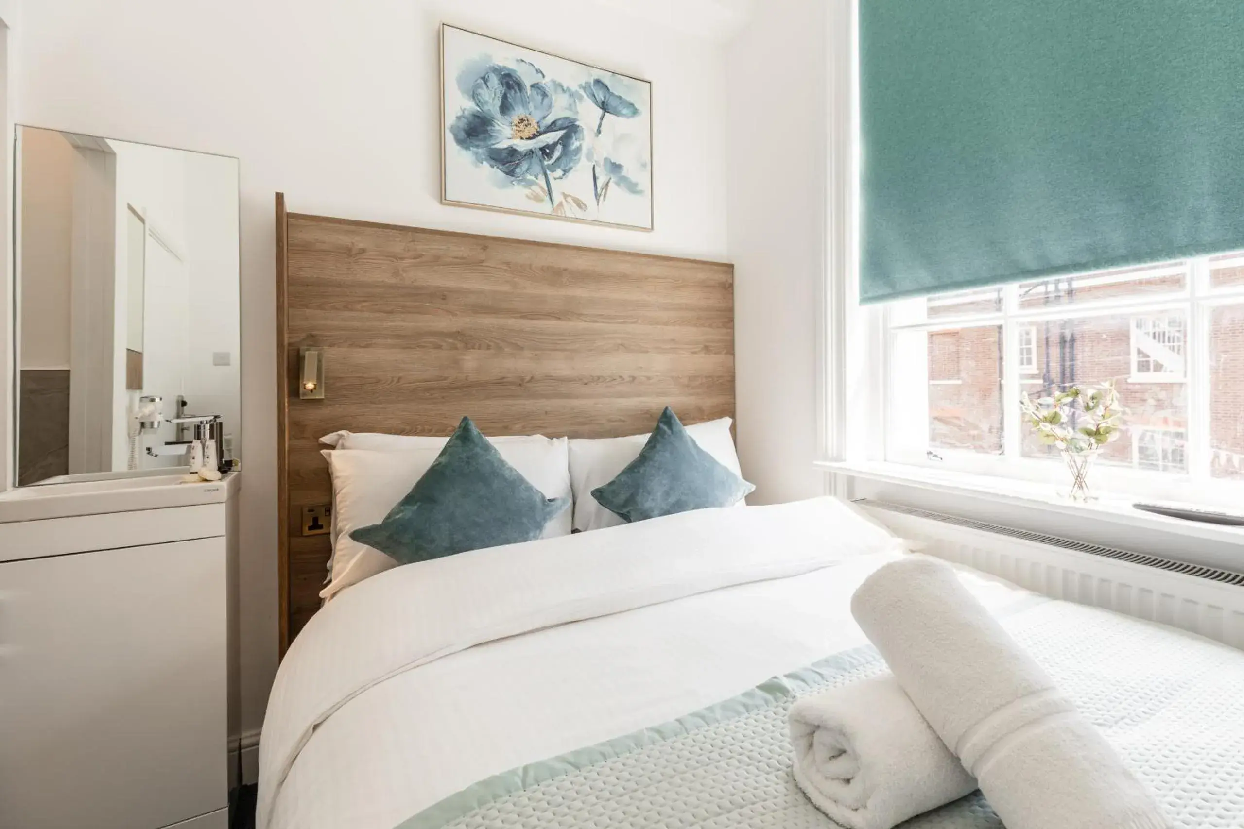 View (from property/room), Bed in The Chapter Hotels - Griffin House View (from property/room), Bed in The Chapter Hotels - Griffin House