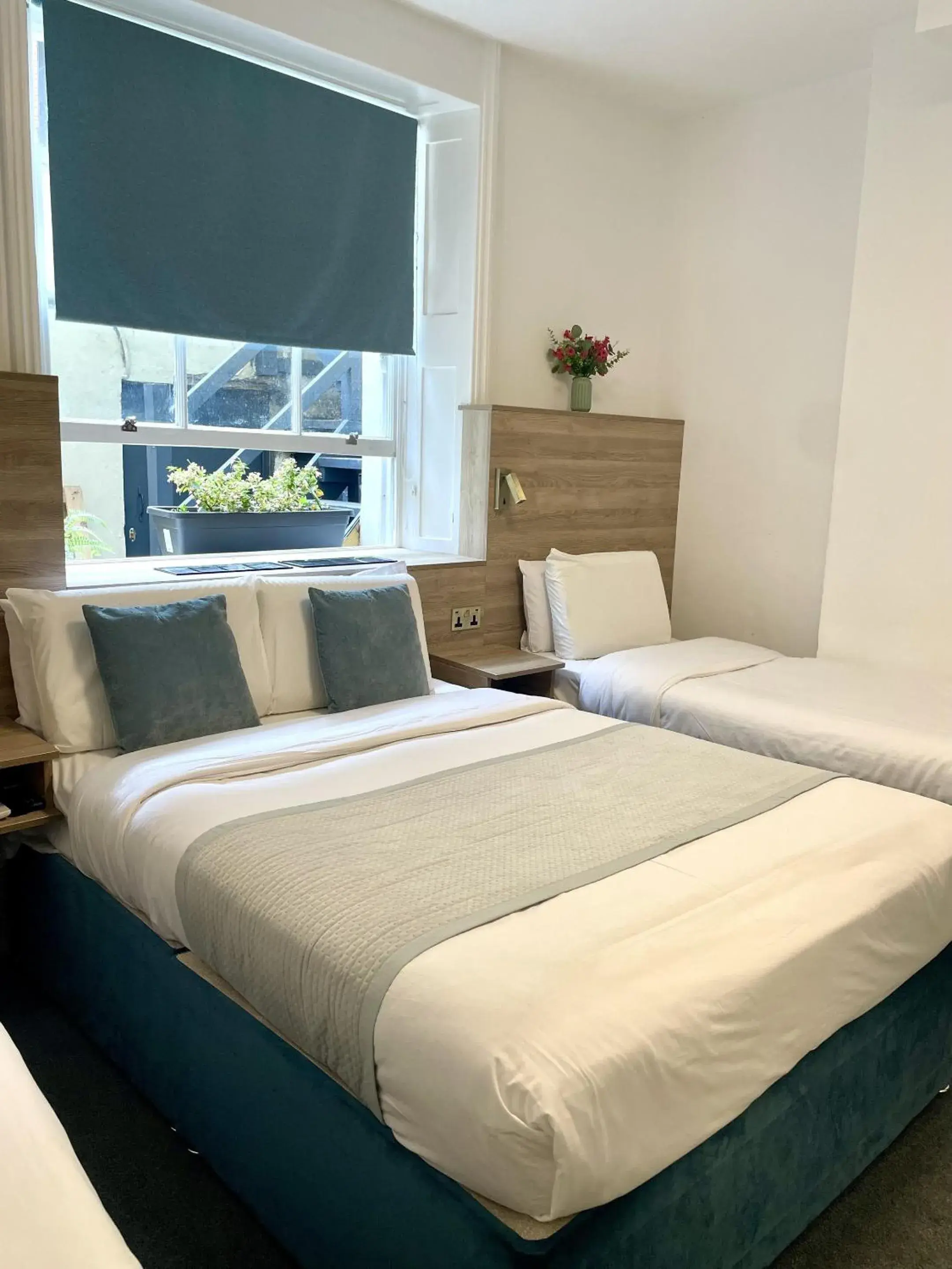 Bedroom, Bed in The Chapter Hotels - Griffin House Bedroom, Bed in The Chapter Hotels - Griffin House