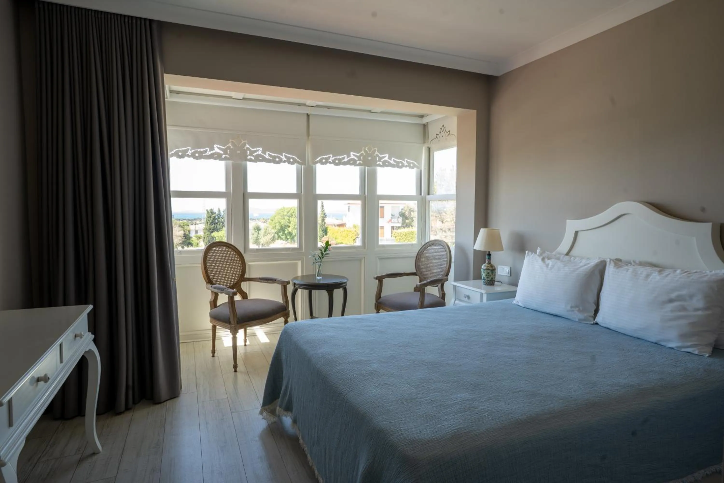 Photo of the whole room, Bed in Eritrina Alacati