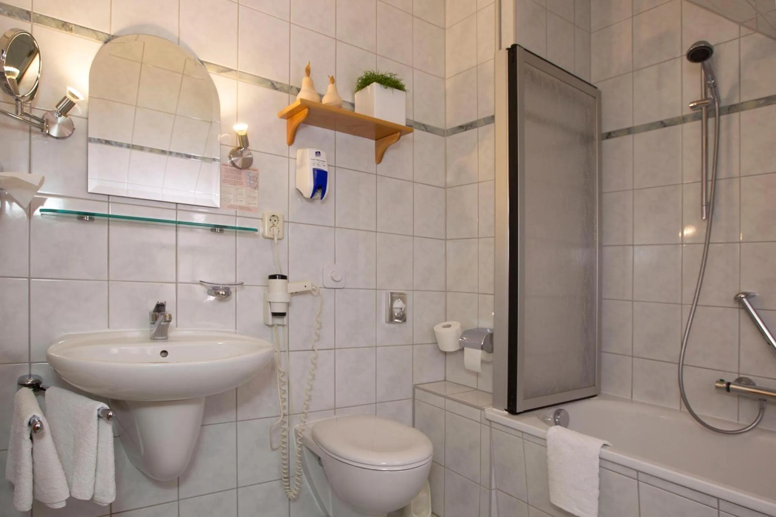 Bathroom in Hotel Heinz