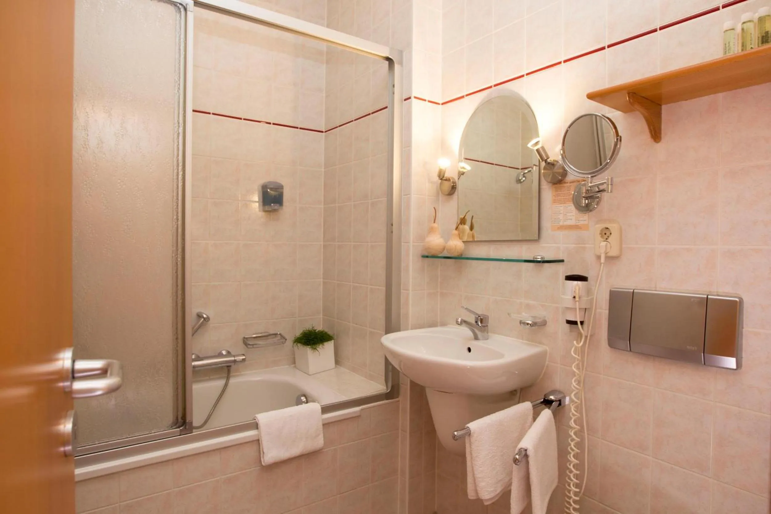 Bathroom in Hotel Heinz