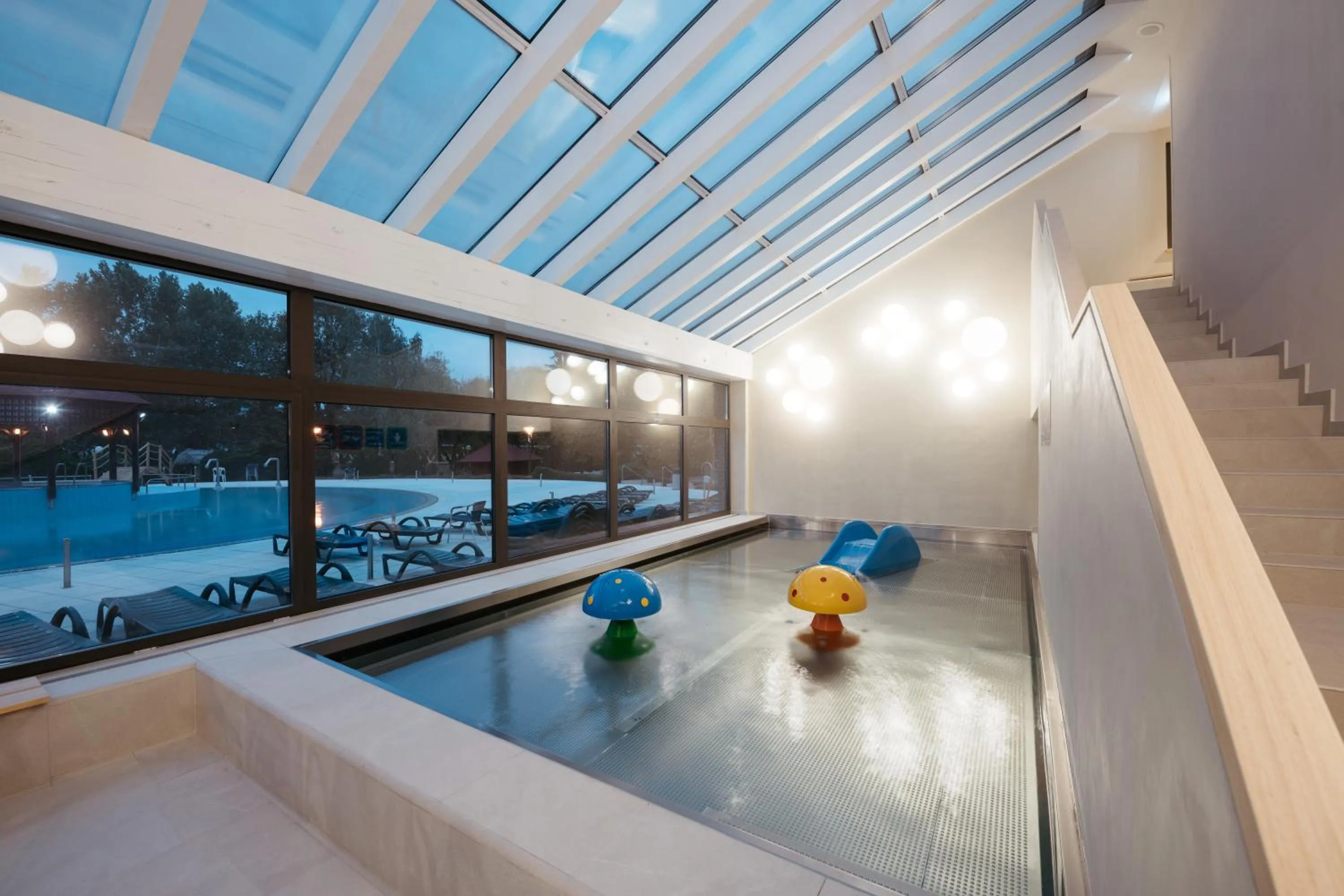 Swimming pool in Hotel Ajda Depandance Prekmurska Vas - Terme 3000 - Sava Hotels & Resorts