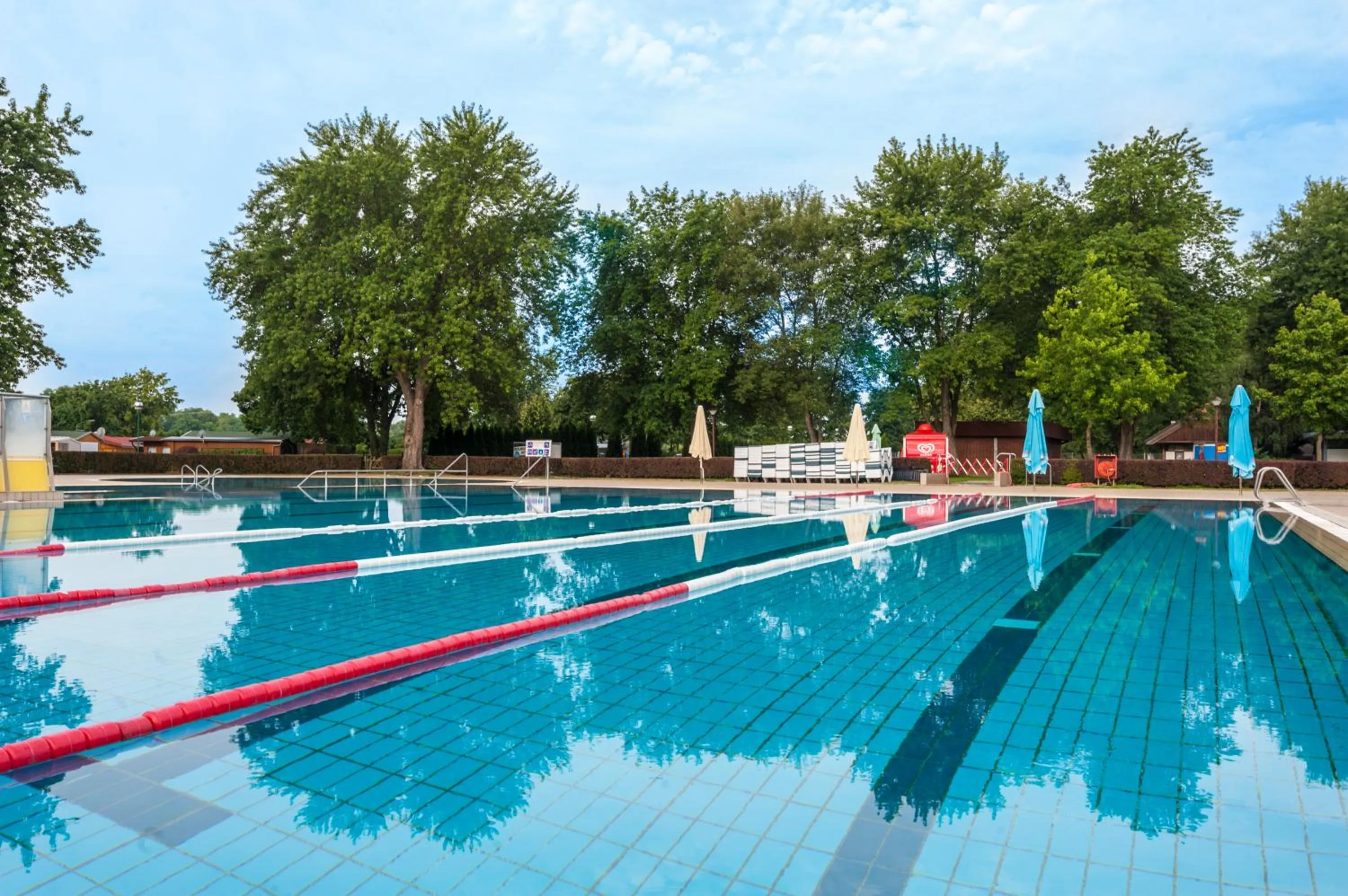 Swimming pool in Hotel Ajda Depandance Prekmurska Vas - Terme 3000 - Sava Hotels & Resorts