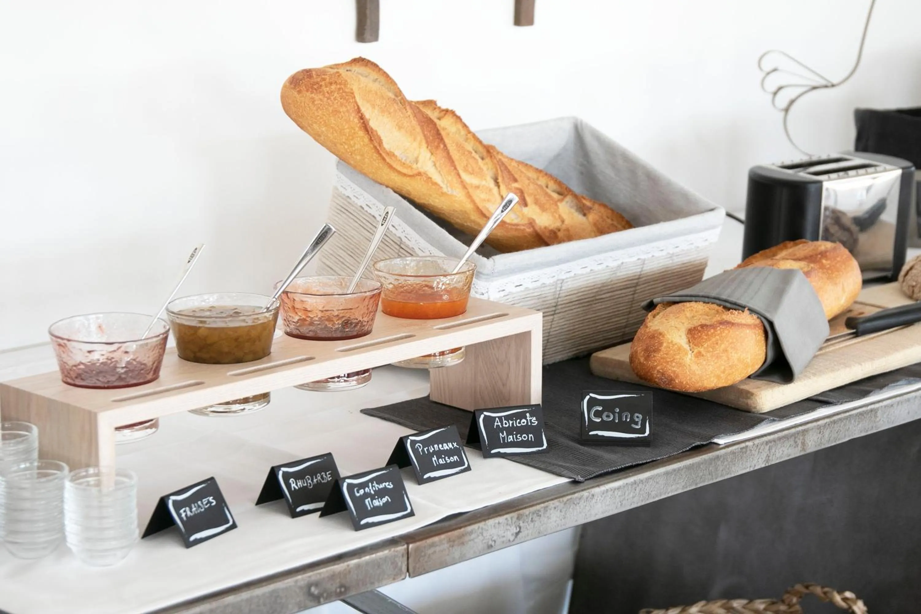 Buffet breakfast in Hotel Elite