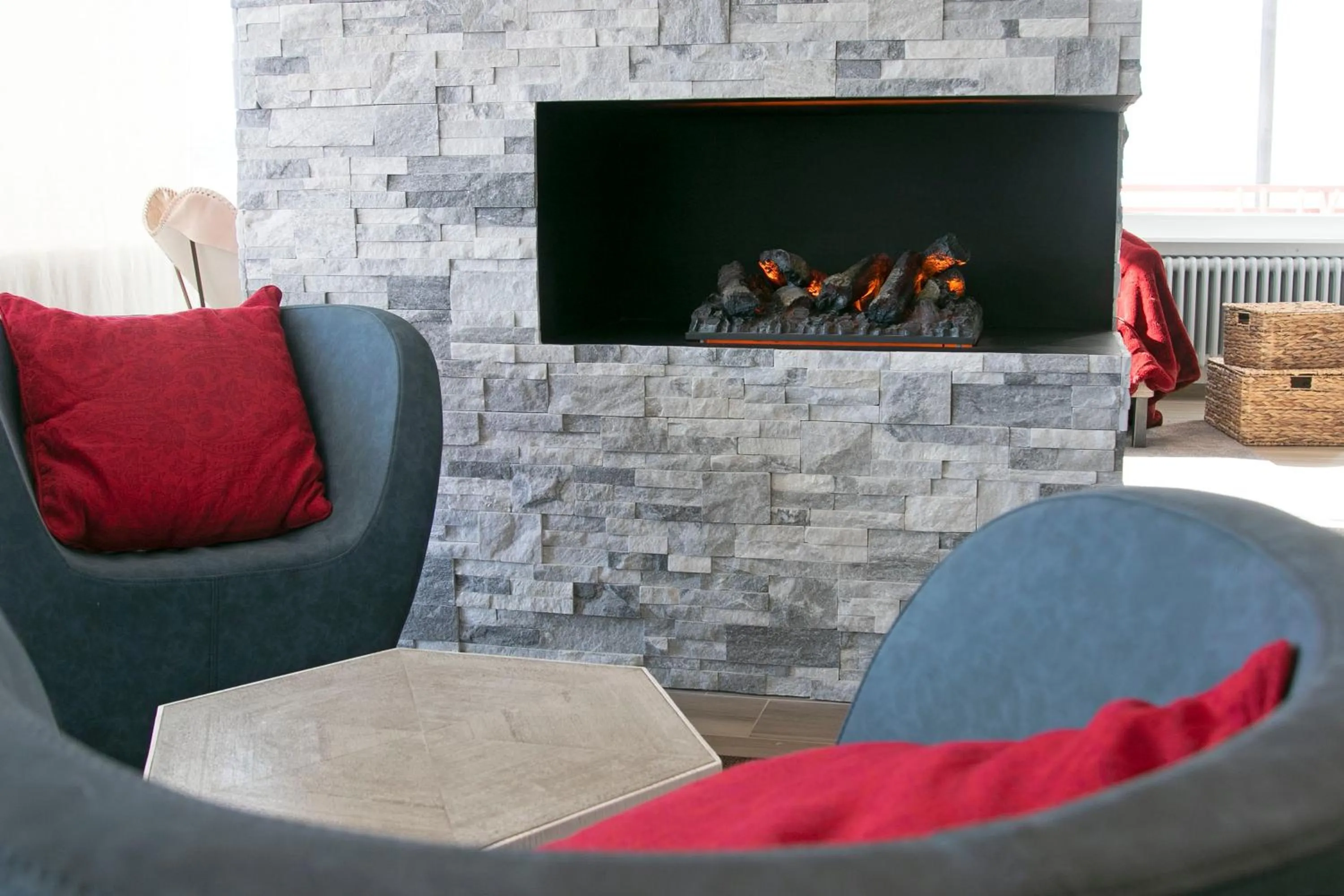 Communal lounge/ TV room in Hotel Elite