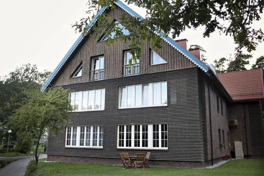 Property building in Amber Wind Apartment