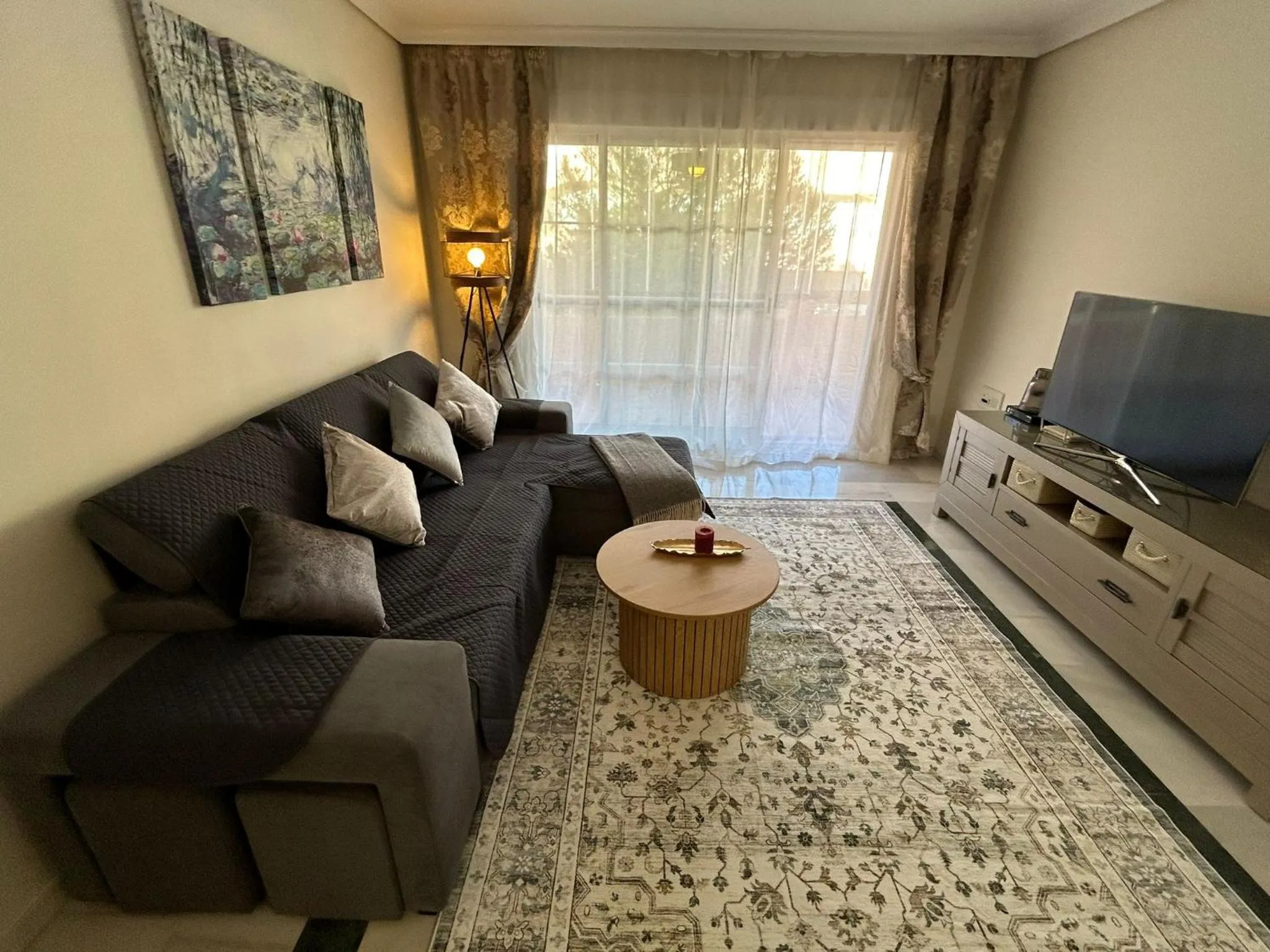 TV and multimedia in Elviria beach front apartment