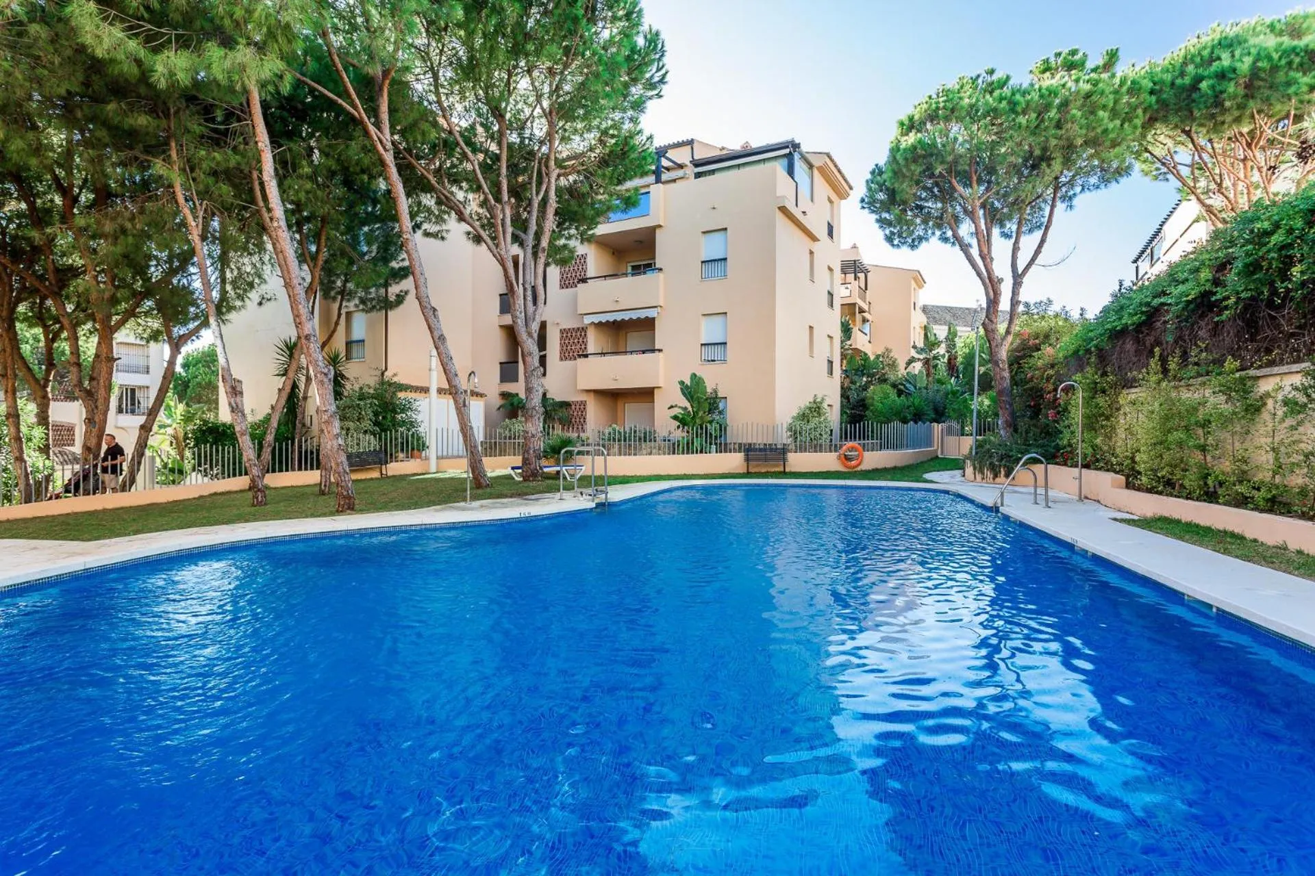 Garden in Elviria beach front apartment