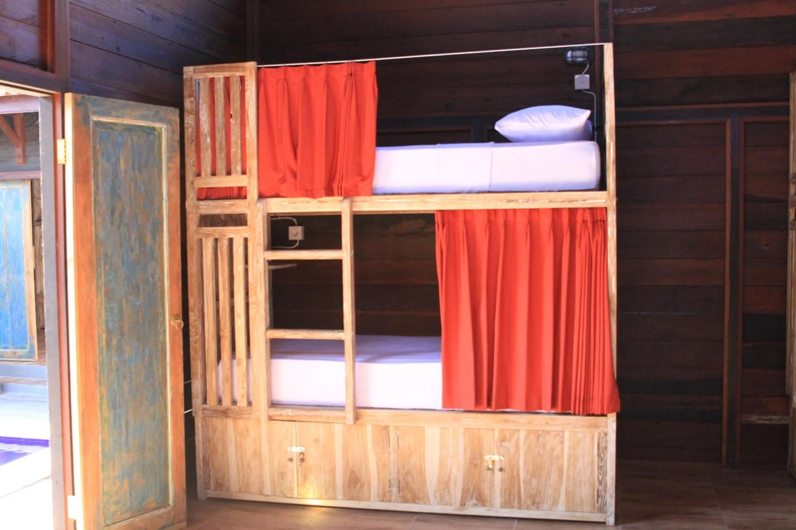 Bed in 6-Bed Mixed Dormitory Room in The Tipsy Gypsy Hostel
