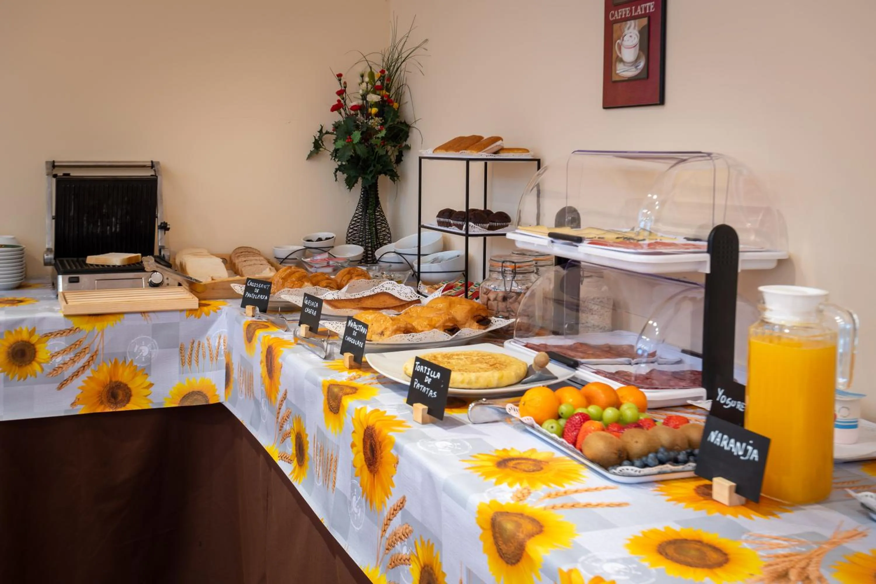 Buffet breakfast in Posada El Trasmerano