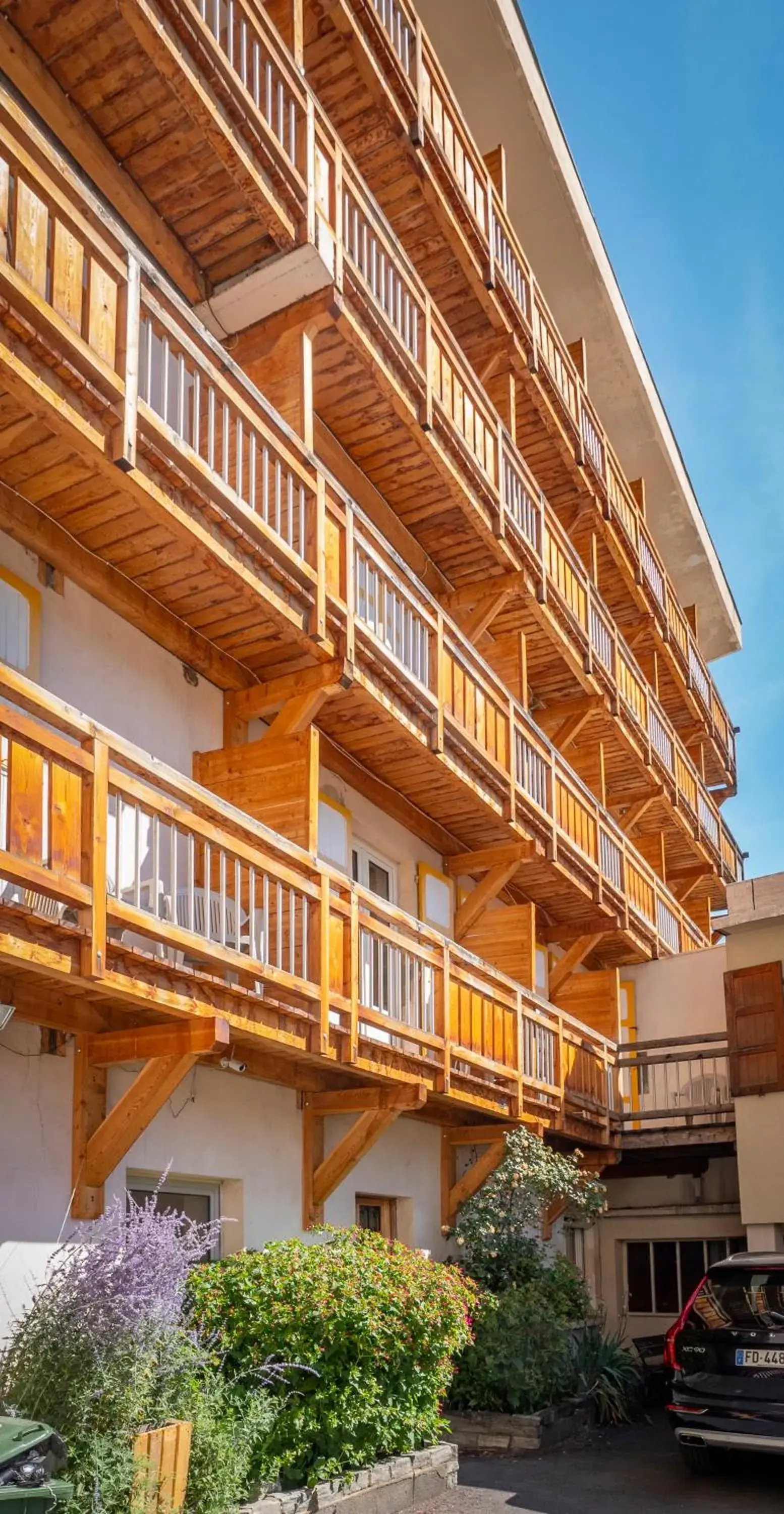 Property building in Hôtel Mont-Brison Property building in Hôtel Mont-Brison