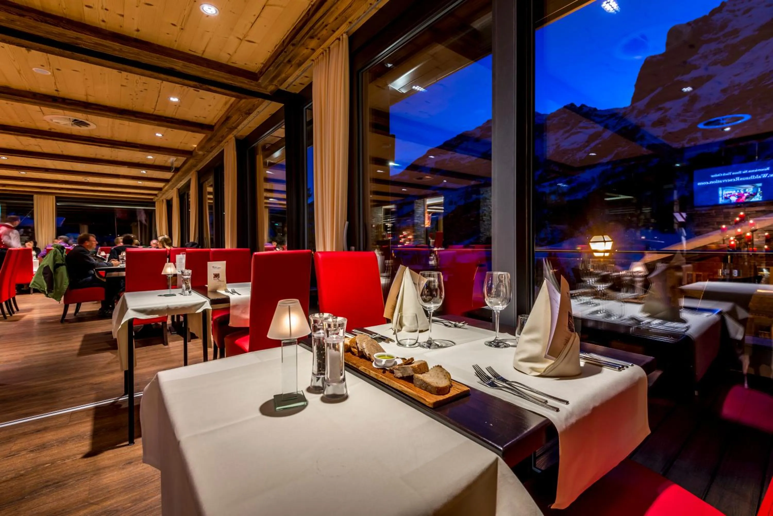 Restaurant/places to eat in Hotel Restaurant Waldhaus