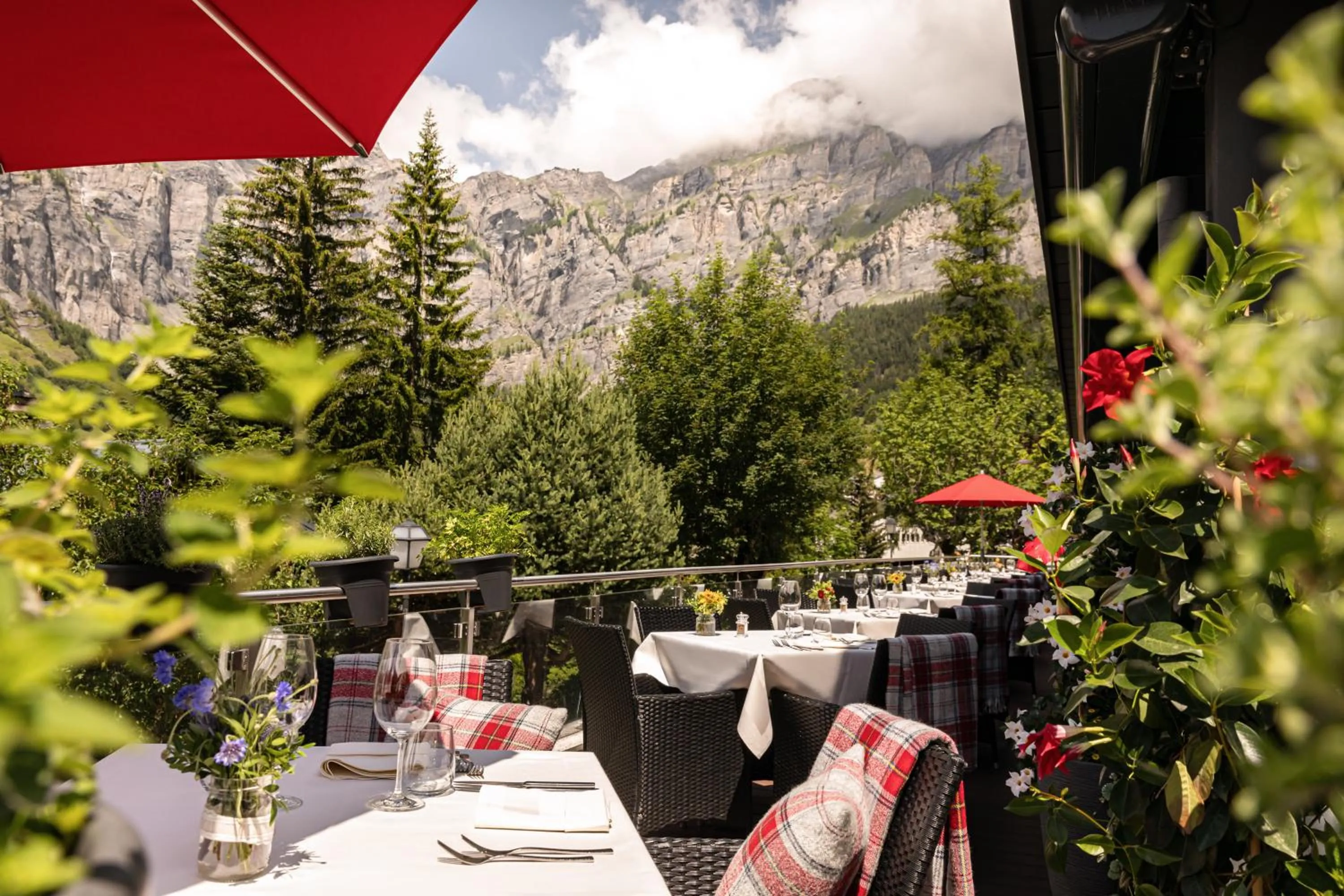 Restaurant/places to eat in Hotel Restaurant Waldhaus